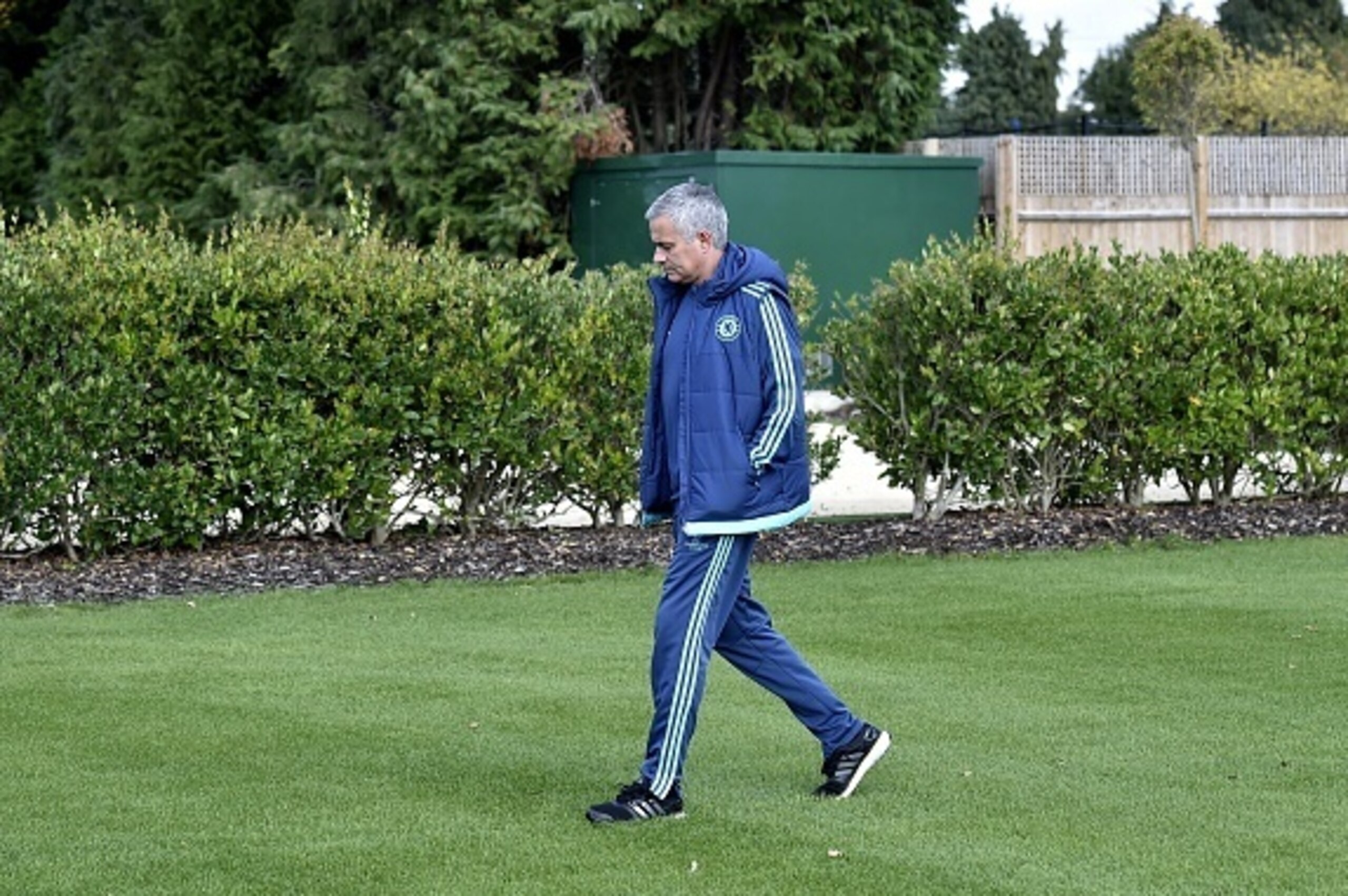 Chelsea's Portuguese manager Jose Mourinho arrives for a training  session at Chelsea's training ground in Stoke D'Abernon, south of London, on September 28, 2015, on the eve of their UEFA Champions League Group G football match against Porto.   AFP PHOTO
