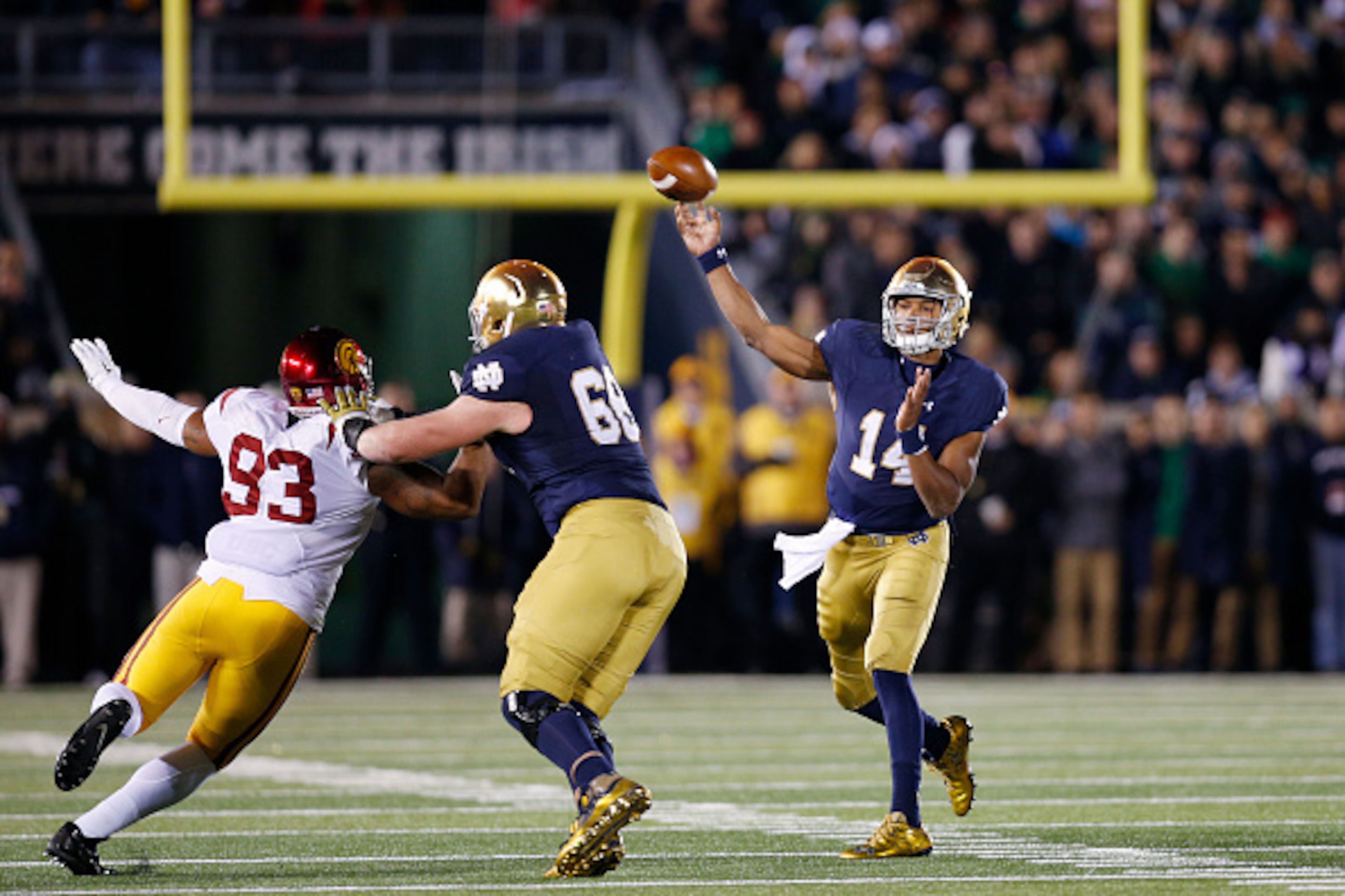 SOUTH BEND, IN - OCTOBER 17: DeShone Kizer #14 of the Notre Dame Fighting Irish passes against the USC Trojans in the first half of the game at Notre Dame Stadium on October 17, 2015 in South Bend, Indiana. (Photo by Joe Robbins/Getty Images)