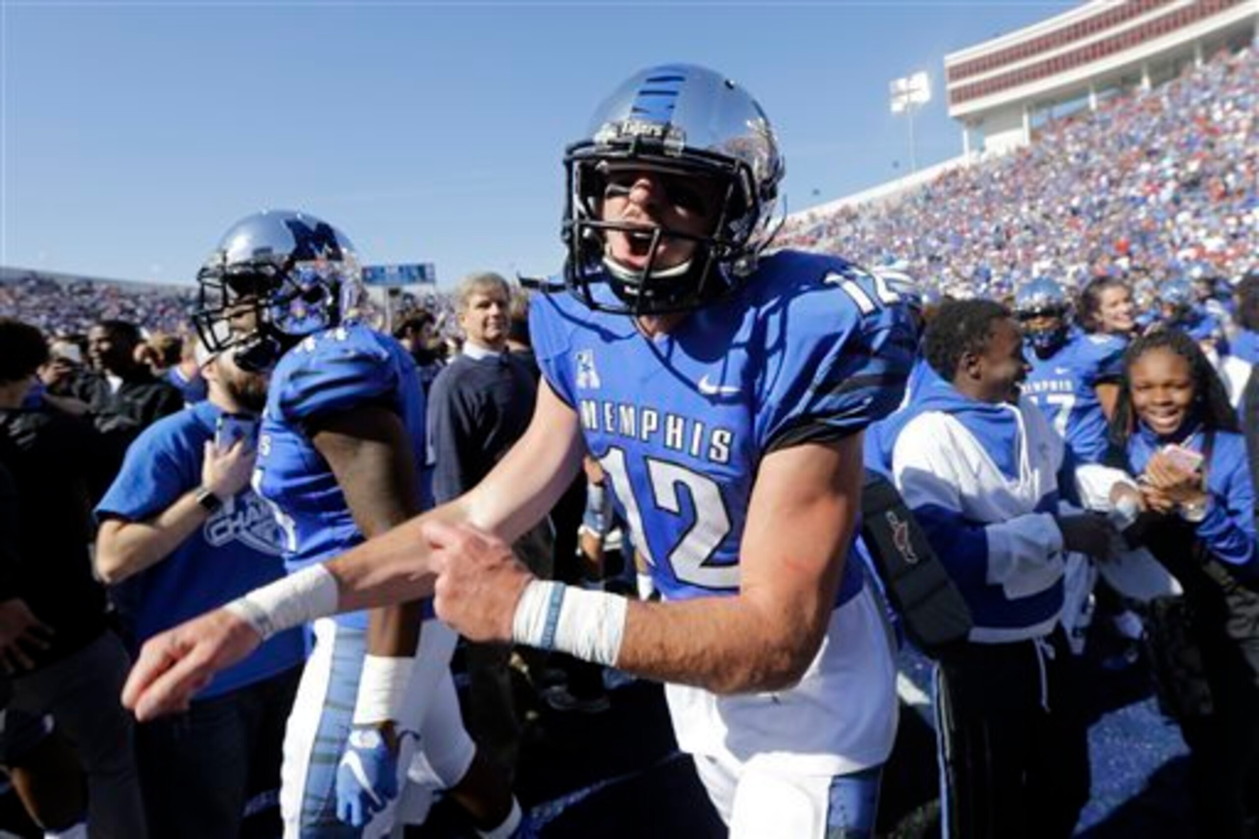 Memphis QB Paxton Lynch