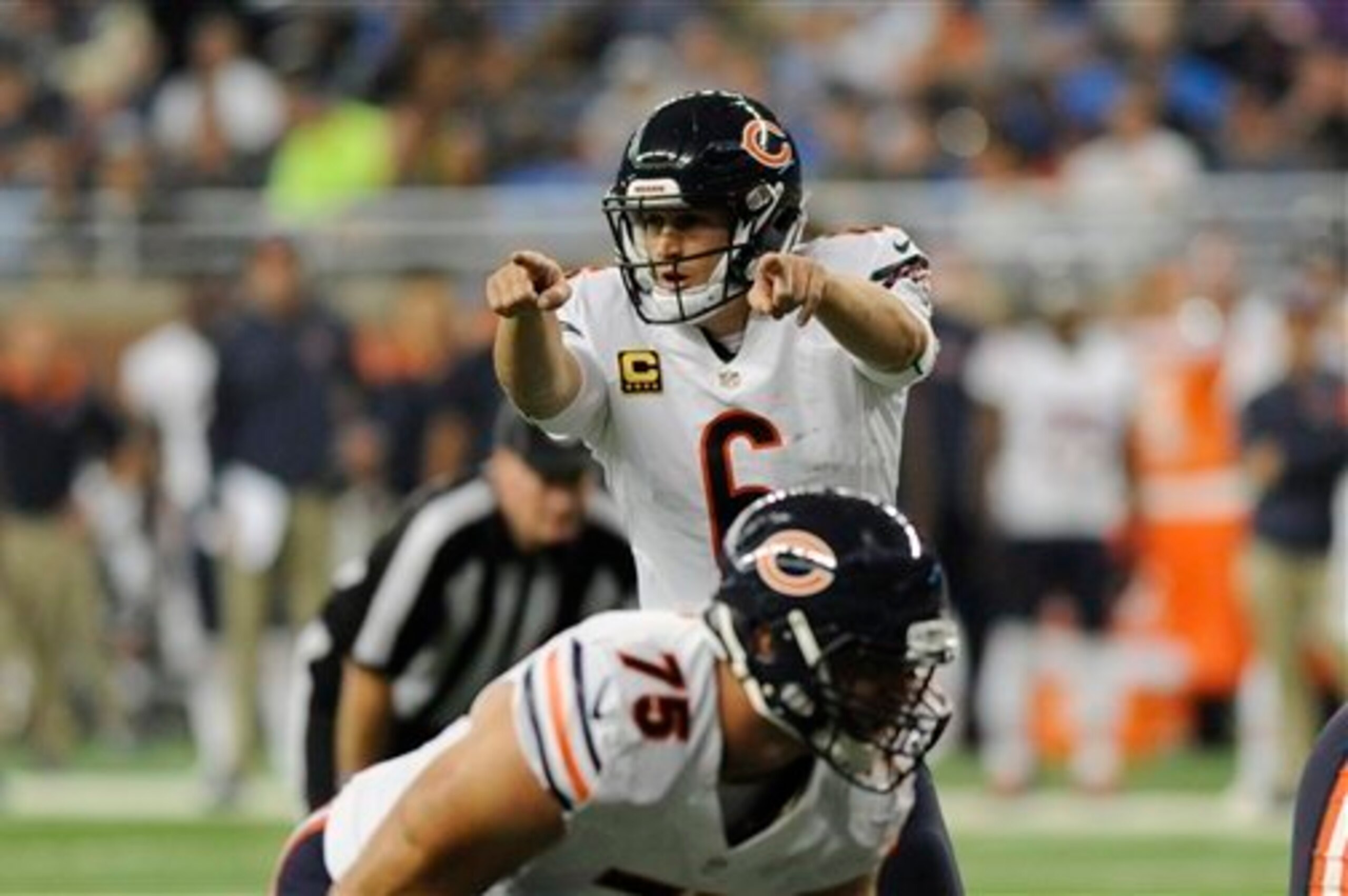 QB Jay Cutler gained over 350 yards through the air on Sunday, but offensive coordinator Adam Gase took the ball out of his hands late in the game.