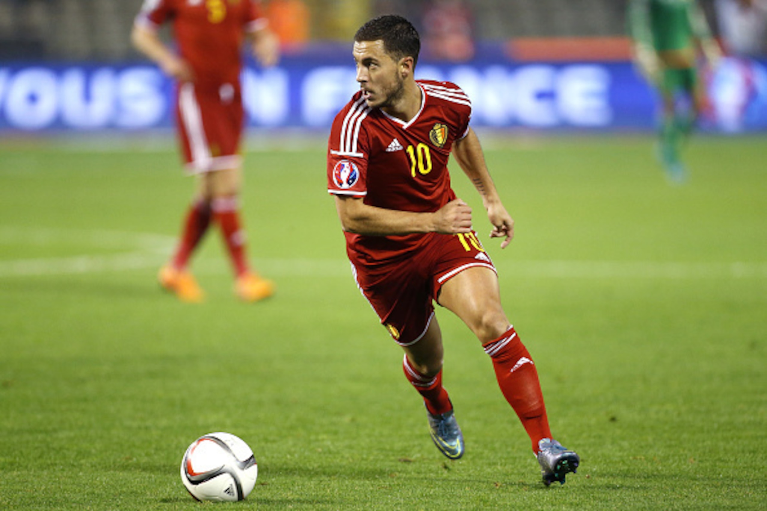 BRUSSELS, BELGIUM - OCTOBER 13: Eden Hazard of Belgium in action during the UEFA EURO 2016 qualifier match between Belgium and Israel at King Baudouin Stadium (Stade du Roi Baudouin) on October 13, 2015 in Brussels, Belgium. (Photo by Jean Catuffe/Getty I BRUSSELS, BELGIUM - OCTOBER 13: Eden Hazard of Belgium in action during the UEFA EURO 2016 qualifier match between Belgium and Israel at King Baudouin Stadium (Stade du Roi Baudouin) on October 13, 2015 in Brussels, Belgium. (Photo by Jean Catuffe/Getty I