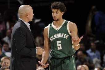 CLEVELAND, OH - OCTOBER 13:  Head Coach Jason Kidd of the Milwaukee Bucks talks to Michael Carter-Williams #5 of the Bucks during the game against the Cleveland Cavaliers on October 13, 2015 at Quicken Loans Arena in Cleveland, Ohio. NOTE TO USER: User ex