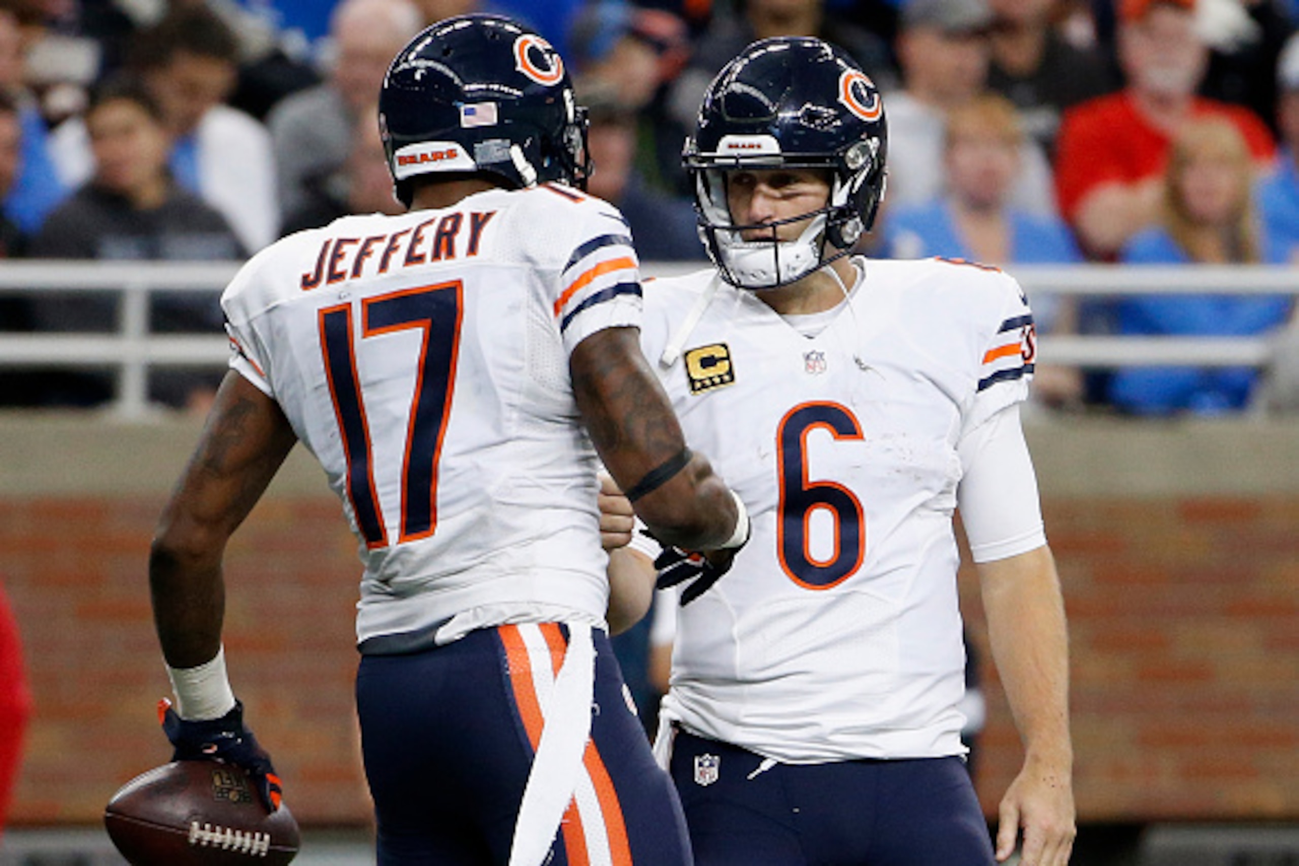 DETROIT, MI - OCTOBER 18: Alshon Jeffery #17 congratulates Jay Cutler #6 of the Chicago Bears on a fourth quarter touchdown pass at Ford Field on October 18, 2015 in Detroit, Michigan. (Photo by Christian Petersen/Getty Images)