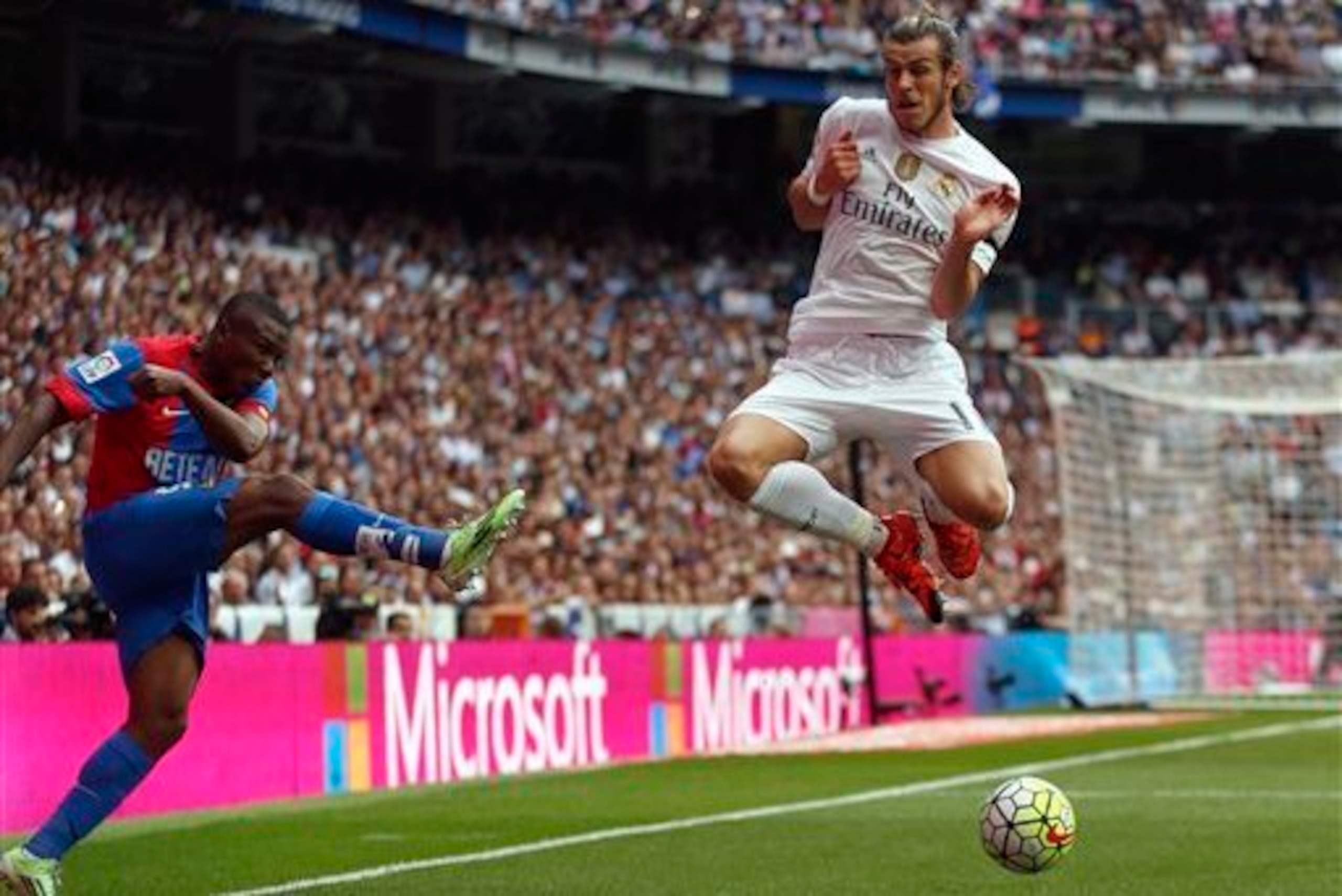 Bale was thrown straight back into the Real team for their clash with Levante at the weekend. Bale was thrown straight back into the Real team for their clash with Levante at the weekend.