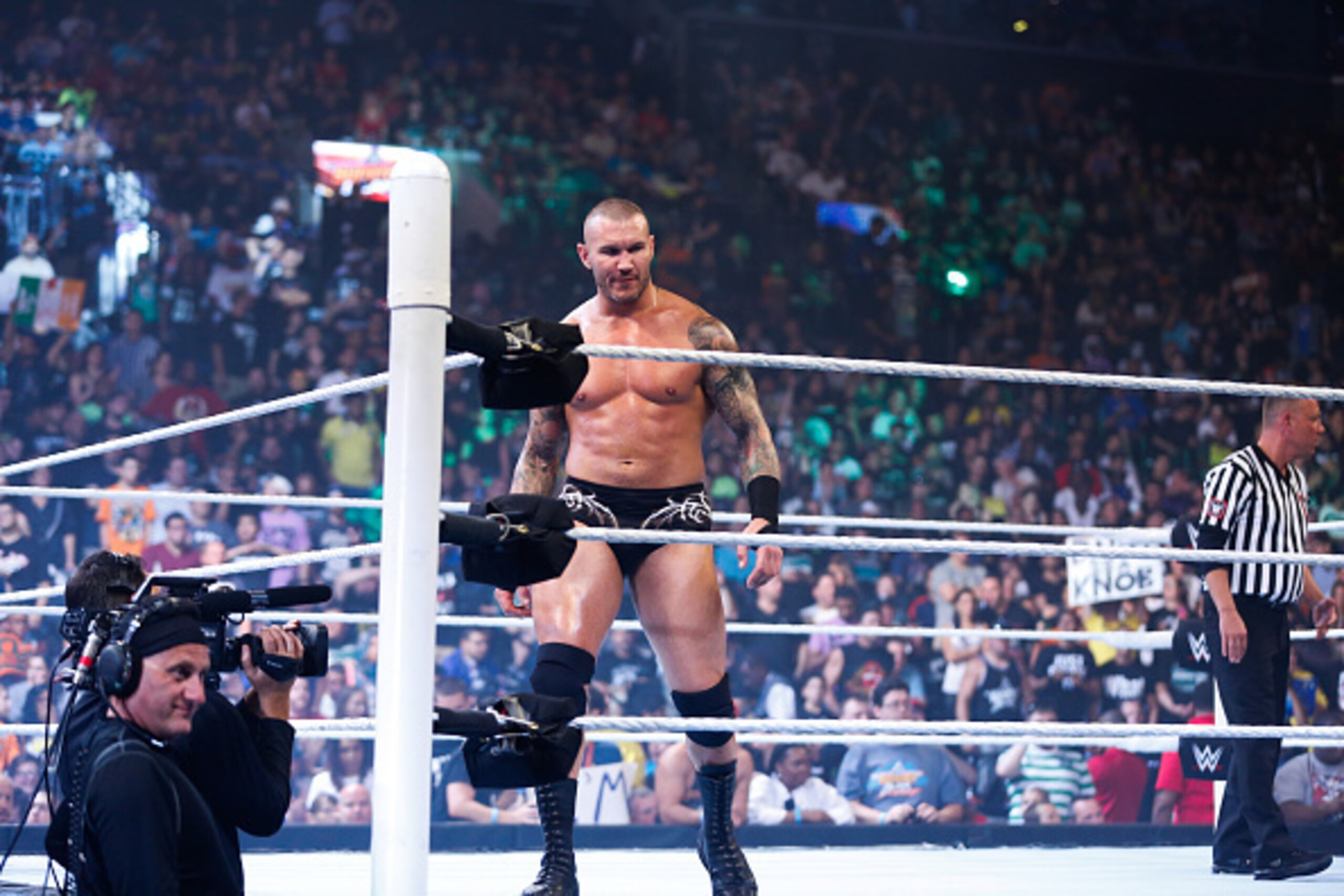 NEW YORK, NY - AUGUST 23:  Randy Orton enters the ring at the WWE SummerSlam 2015  at Barclays Center of Brooklyn on August 23, 2015 in New York City.  (Photo by JP Yim/Getty Images)