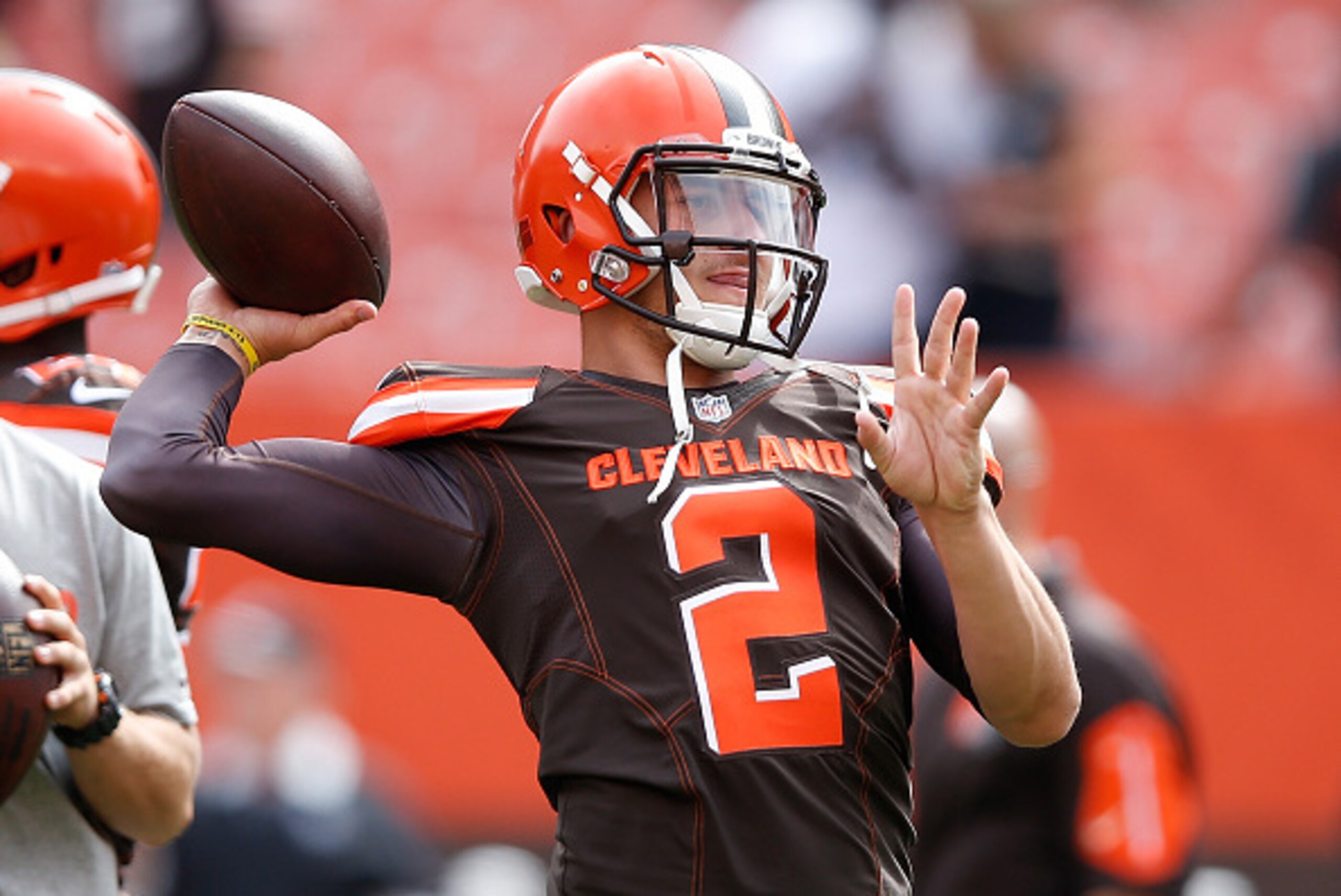 CLEVELAND, OH - SEPTEMBER 27:  Johnny Manziel #2 of the Cleveland Browns warms up prior to the game against the Oakland Raiders at FirstEnergy Stadium on September 27, 2015 in Cleveland, Ohio.  (Photo by Joe Robbins/Getty Images)