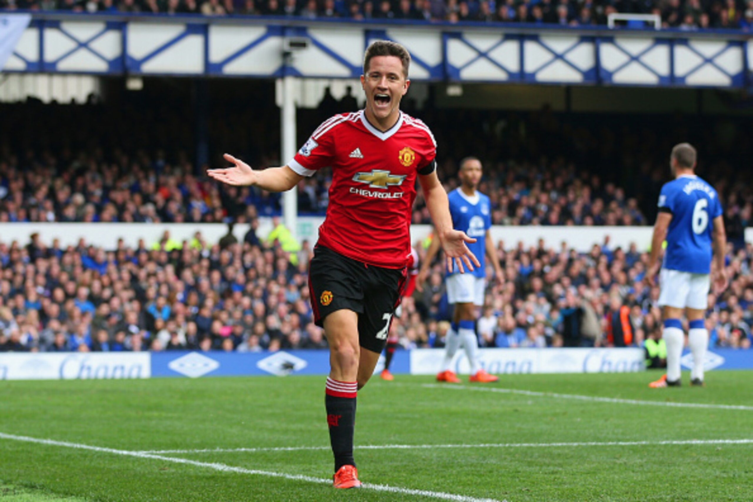 LIVERPOOL, ENGLAND - OCTOBER 17:  Ander Herrera of Manchester United celebrates scoring his team's second goal during the Barclays Premier League match between Everton and Manchester United at Goodison Park on October 17, 2015 in Liverpool, England.  (Pho