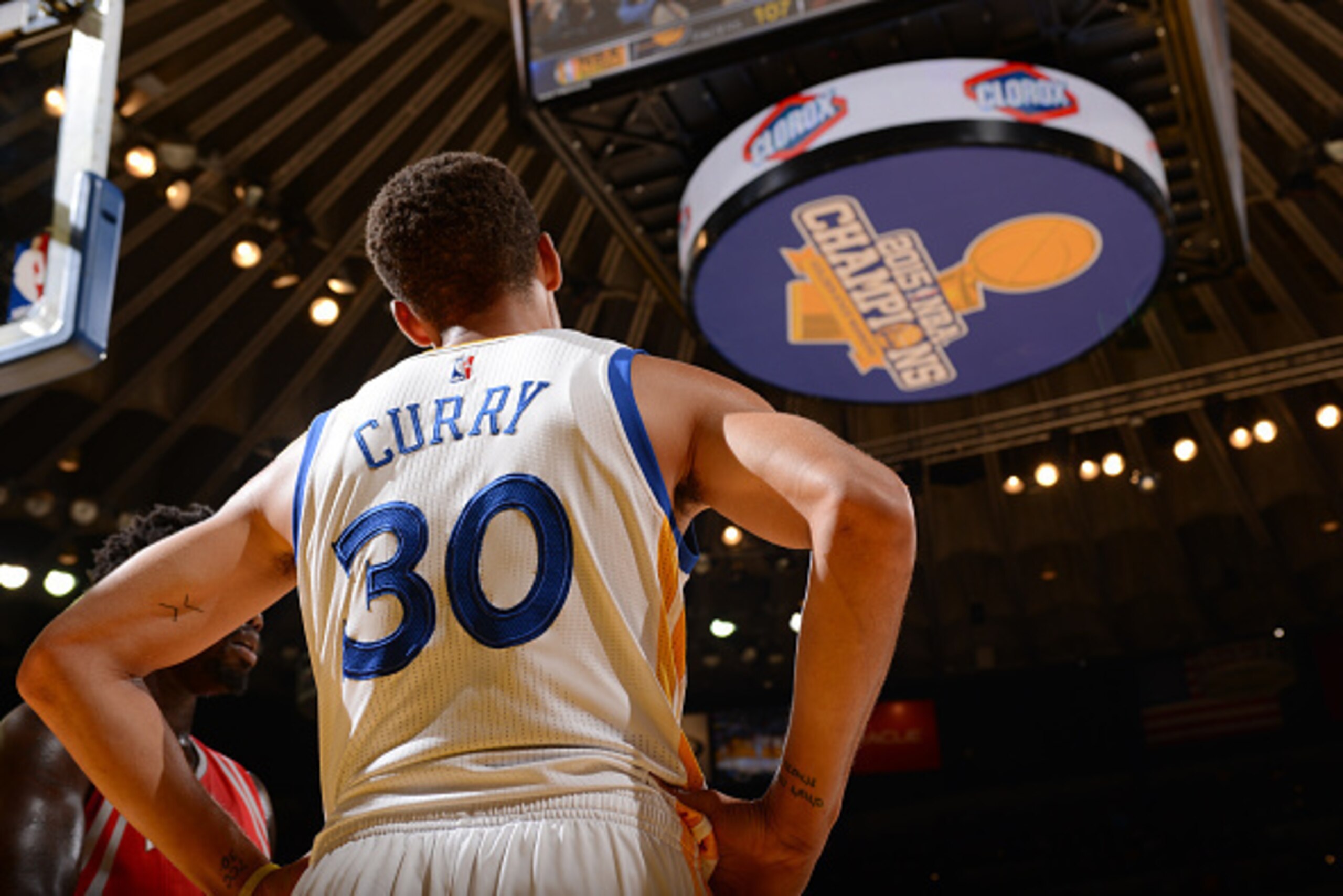 OAKLAND, CA - OCTOBER 15: Stephen Curry #30 of the Golden State Warriors looks on during the game against the Houston Rockets on October 15, 2015 at Oracle Arena in Oakland, California. NOTE TO USER: User expressly acknowledges and agrees that, by downlo OAKLAND, CA - OCTOBER 15: Stephen Curry #30 of the Golden State Warriors looks on during the game against the Houston Rockets on October 15, 2015 at Oracle Arena in Oakland, California. NOTE TO USER: User expressly acknowledges and agrees that, by downlo