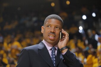 OAKLAND, CA - APRIL 27: Mayor of Sacramento Kevin Johnson during a game against the Golden State Warriors and the Los Angeles Clippers in Game Four of the Western Conference Quarterfinals during the 2014 NBA Playoffs at Oracle Arena on April 27, 2014 in O
