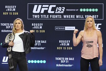 MELBOURNE, AUSTRALIA - SEPTEMBER 16:  UFC Women's Bantamweight Champion Ronda Rousey (L) and her opponent Holly Holm pose during the UFC 193 media event at Etihad Stadium on September 16, 2015 in Melbourne, Australia.  (Photo by Michael Dodge/Zuffa LLC/Zu