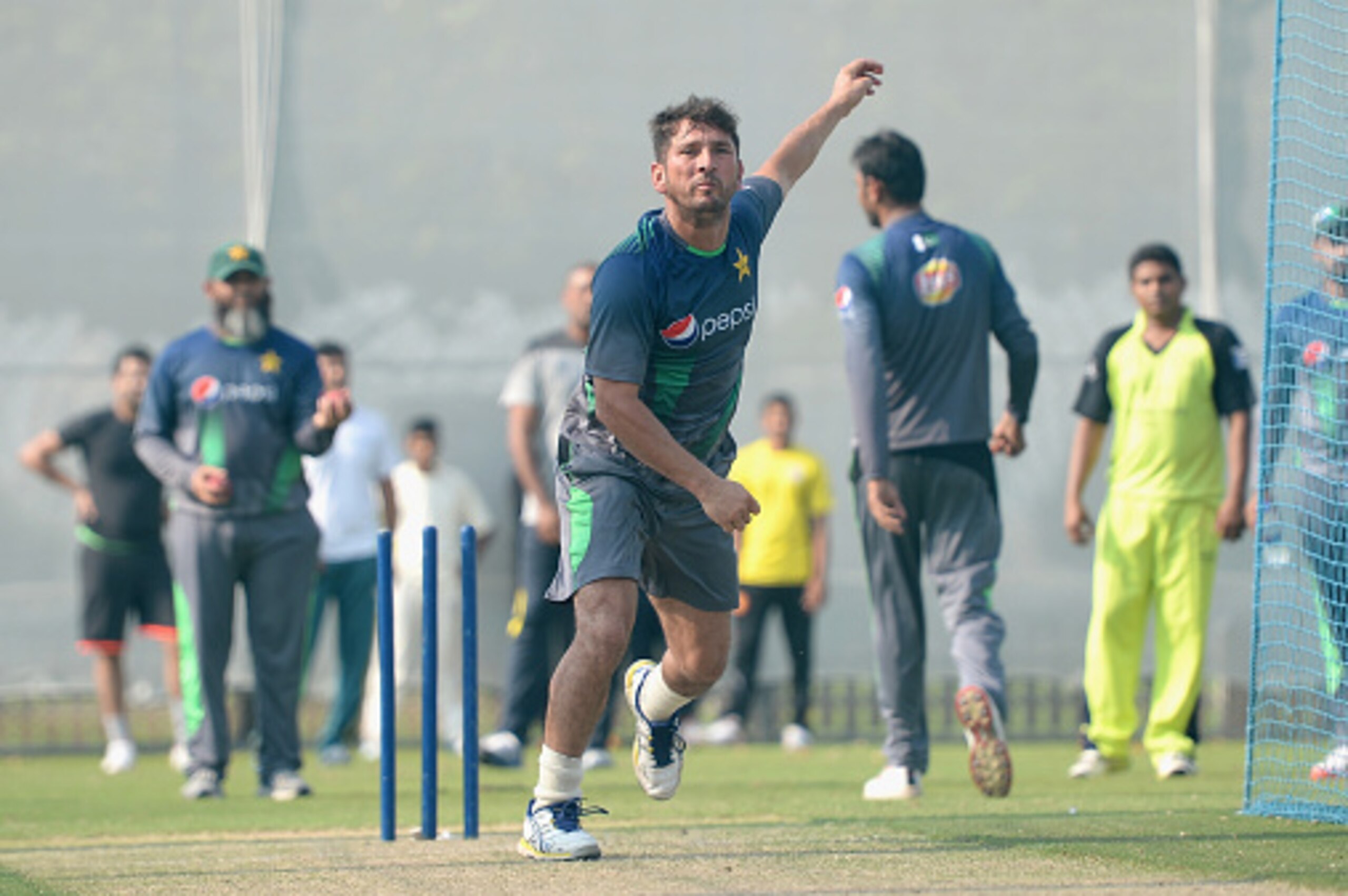 DUBAI, UNITED ARAB EMIRATES - OCTOBER 20:  Yasir Shah of Pakistan bowls during a nets session at the ICC Cricket Academy on October 20, 2015 in Dubai, United Arab Emirates.  (Photo by Gareth Copley/Getty Images)