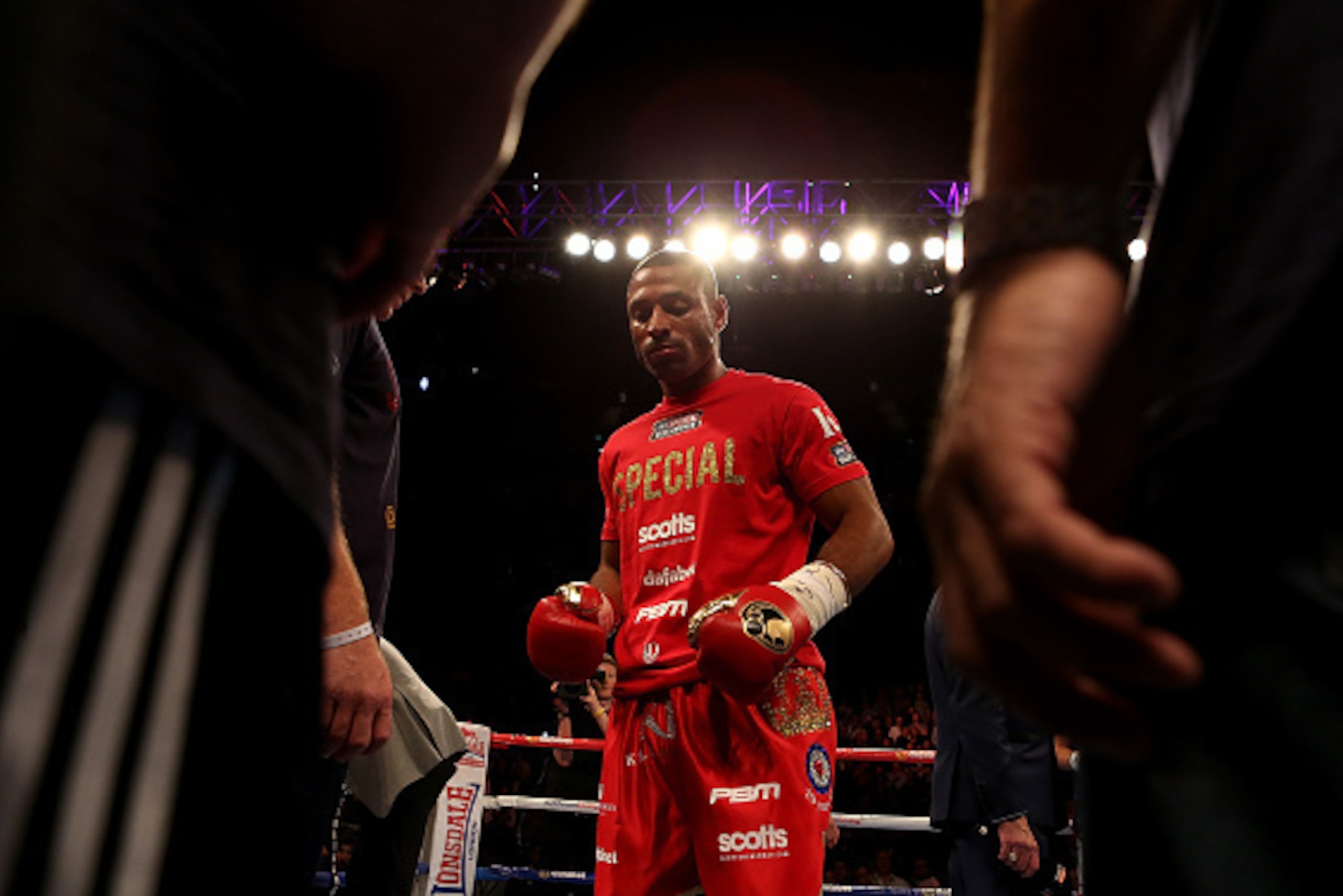 LONDON, ENGLAND - MAY 30:  Kell Brook of England prepares for his IBF World Welterweight Championship bout against Frankie Gavin of England at The O2 Arena on May 30, 2015 in London, England.  (Photo by Ben Hoskins/Getty Images)