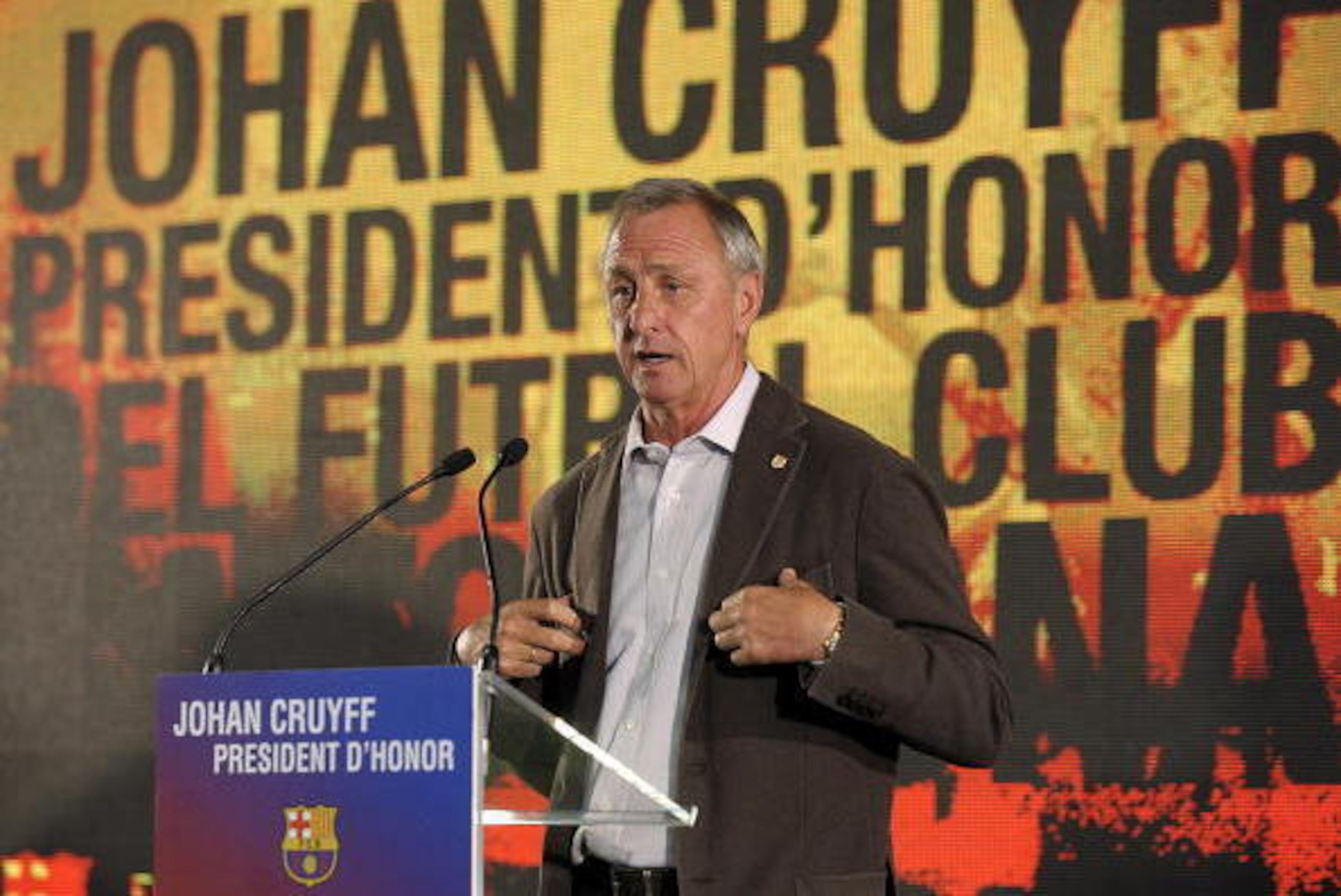 Former Dtuch player and coach Johan Cruyff speaks after being appointed as honorary president of FC Barcelona on April 8, 2010 at Camp Nou stadium in Barcelona. AFP PHOTO / LLUIS GENE. (Photo credit should read LLUIS GENE/AFP/Getty Images)