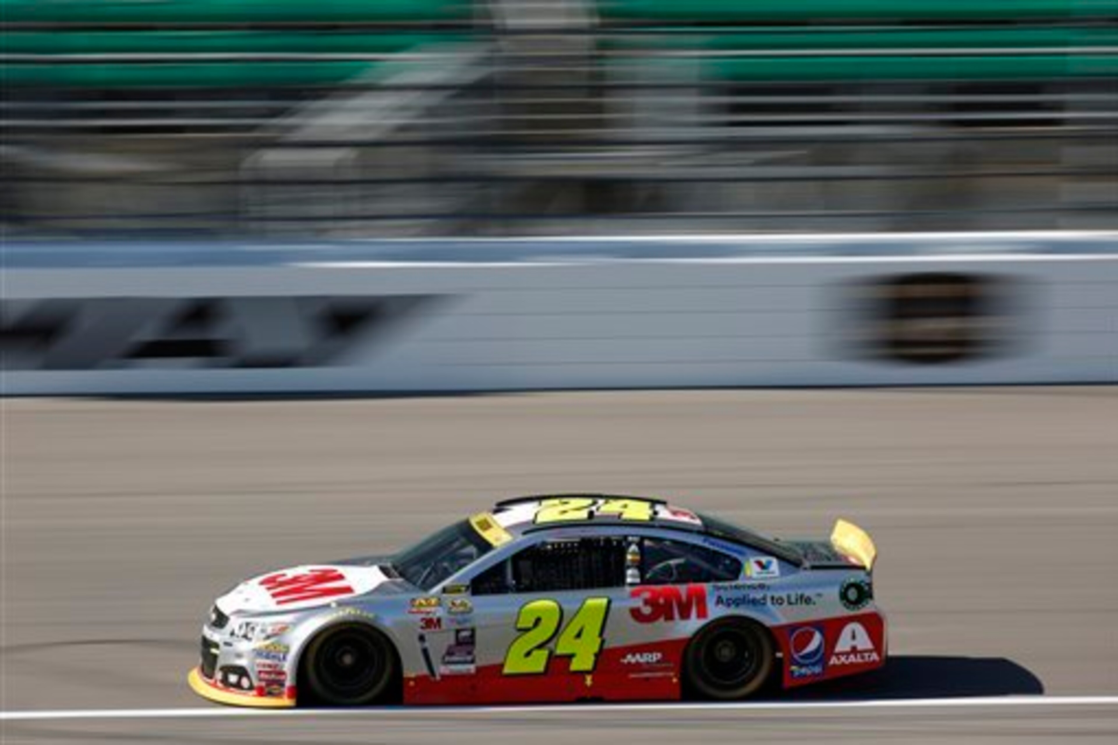 "Survival" would be the key word around Jeff Gordon this weekend.