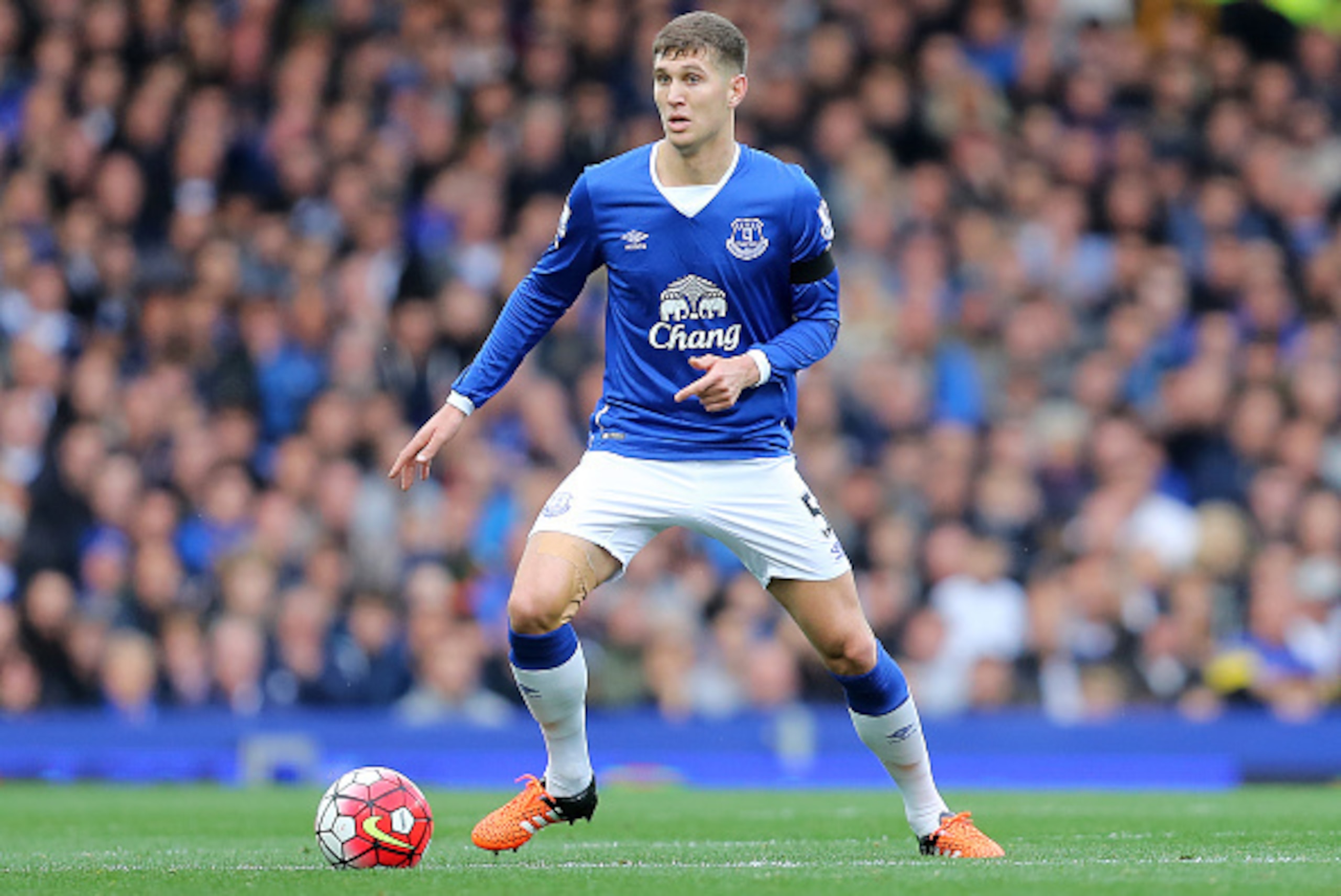 LIVERPOOL, ENGLAND - OCTOBER 17:  John Stones of Everton during the Barclays Premier League match between Everton and Manchester United at Goodison Park on October 17, 2015 in Liverpool, England.  (Photo by James Baylis - AMA/Getty Images)