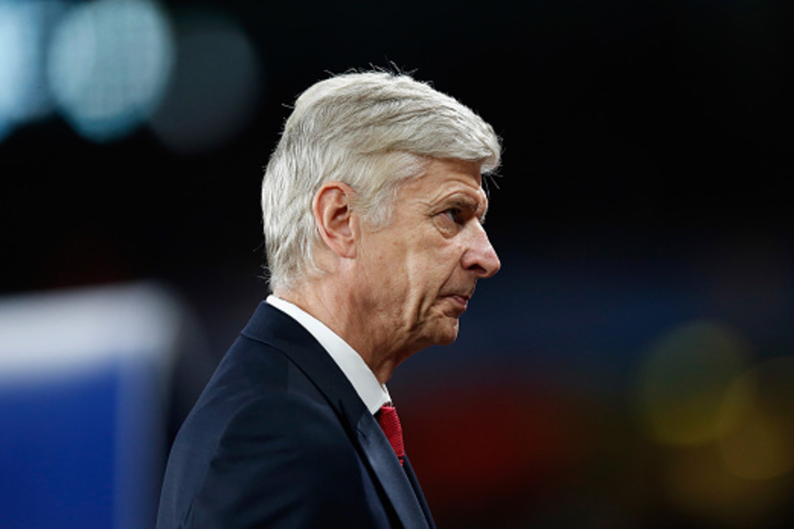 LONDON, ENGLAND - OCTOBER 20:  Arsene Wenger, head coach of Arsenal looks on prior to the UEFA Champions League Group F match between Arsenal FC and FC Bayern Munchen at the Emirates Stadium on October 20, 2015 in London, United Kingdom.  (Photo by Boris 