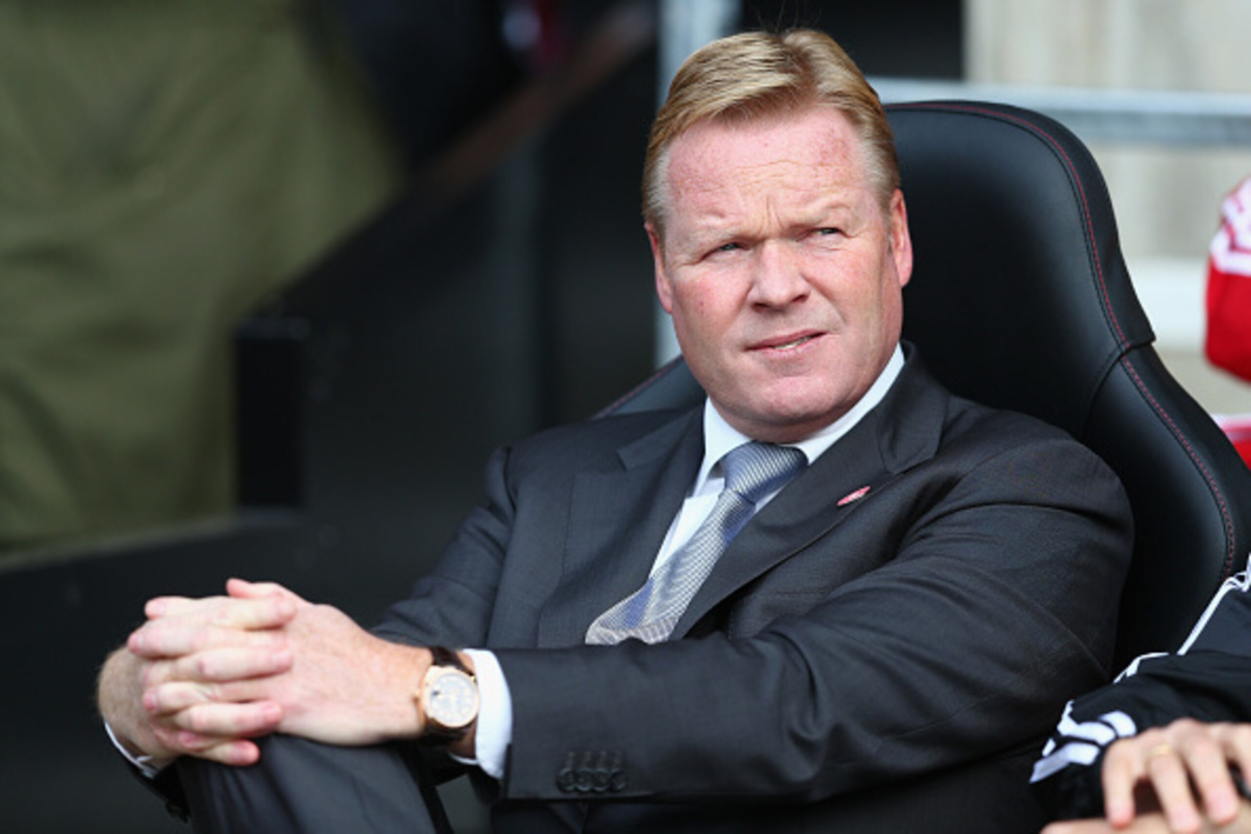 SOUTHAMPTON, ENGLAND - OCTOBER 17:  Ronald Koeman manager of Southampton looks on prior to the Barclays Premier League match between Southampton and Leicester City at St Mary's Stadium on October 17, 2015 in Southampton, England.  (Photo by Harry Engels/G