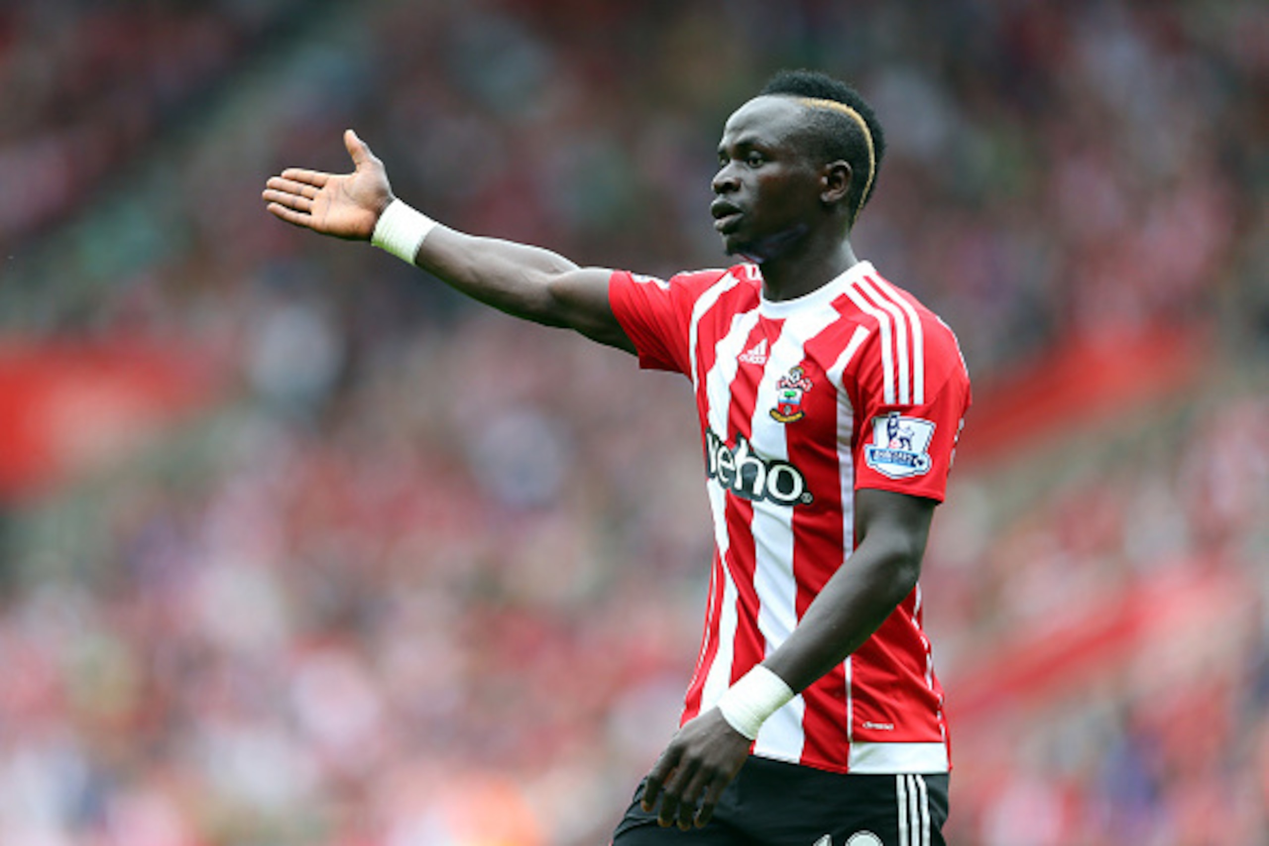 SOUTHAMPTON, ENGLAND - AUGUST 30:  Sadio Mane of Southampton gestures during the Barclays Premier League match between Southampton and Norwich City on August 30, 2015 in Southampton, United Kingdom.  (Photo by Catherine Ivill - AMA/Getty Images)