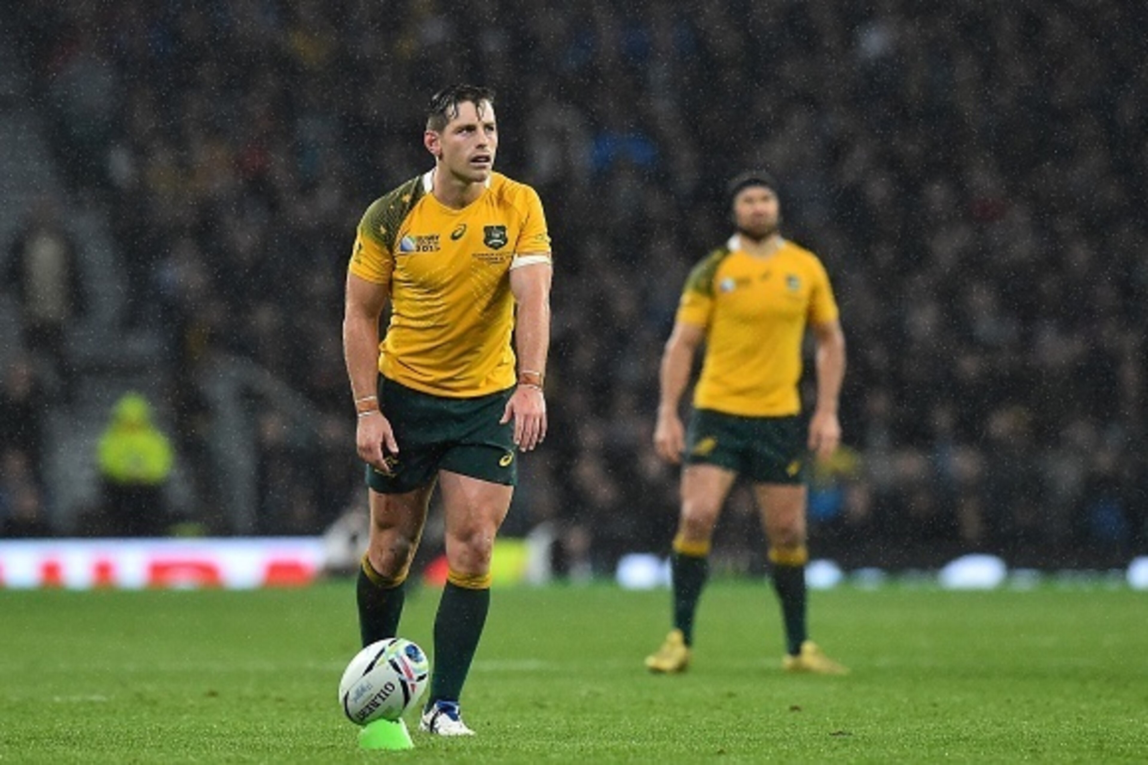 Australia's fly half Bernard Foley lines up the last penalty kick during a quarter final match of the 2015 Rugby World Cup between Australia and Scotland at Twickenham stadium, southwest London, on October 18, 2015. AFP PHOTO / GABRIEL BOUYS

RESTRICTED T