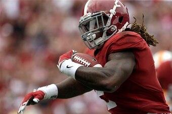 Derrick Henry finished with 142 rushing yards on 28 carries and scored two more touchdowns.