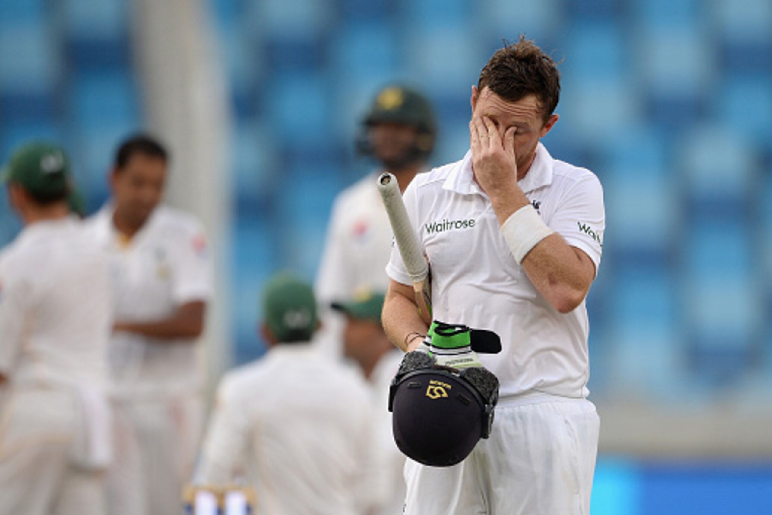 DUBAI, UNITED ARAB EMIRATES - OCTOBER 25:  Ian Bell of England leaves the field after being dismissed by Zulfiqar Babar of Pakistan during day four of the 2nd test match between Pakistan and England at Dubai Cricket Stadium on October 25, 2015 in Dubai, U