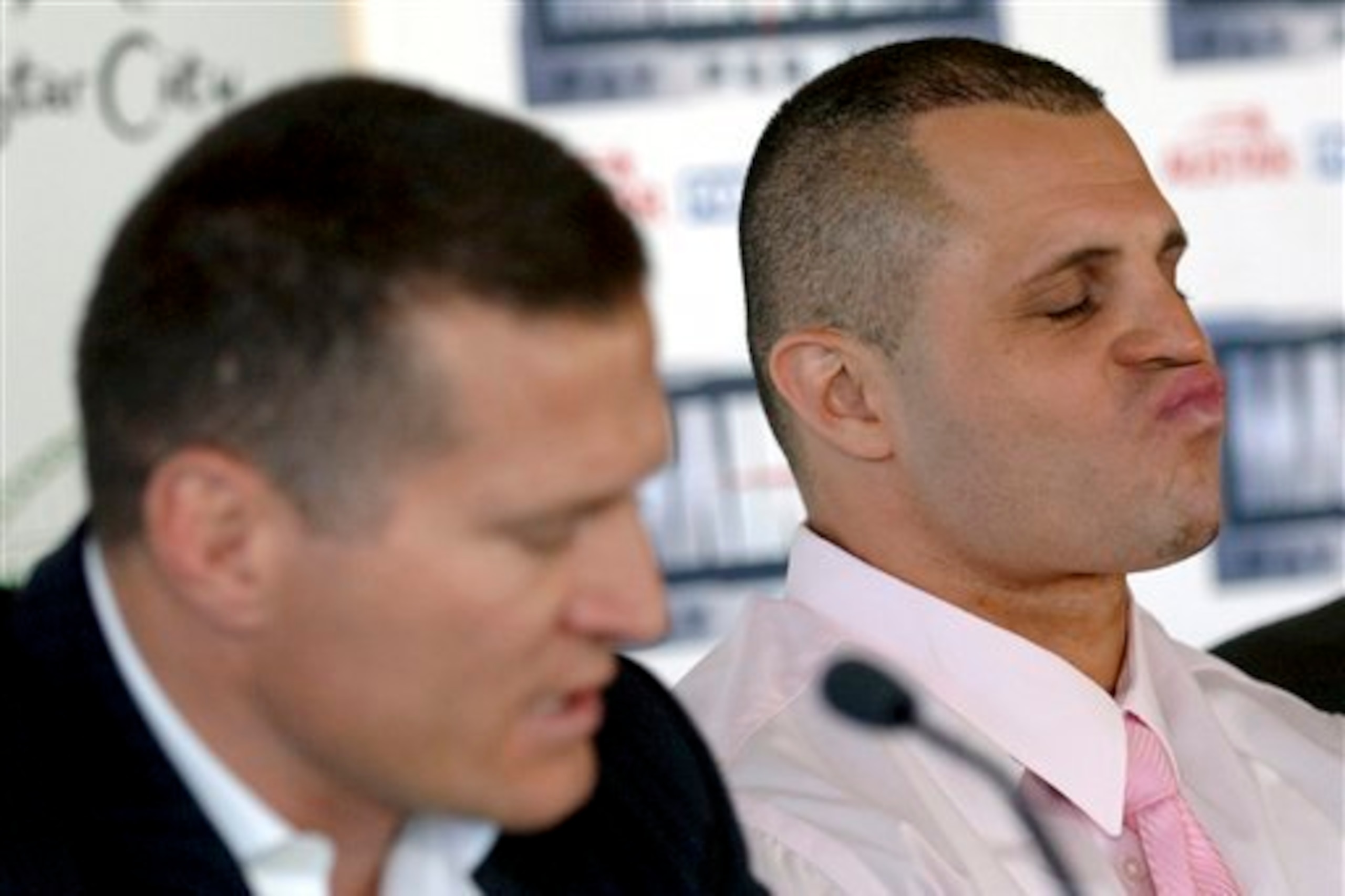 Flores (right)