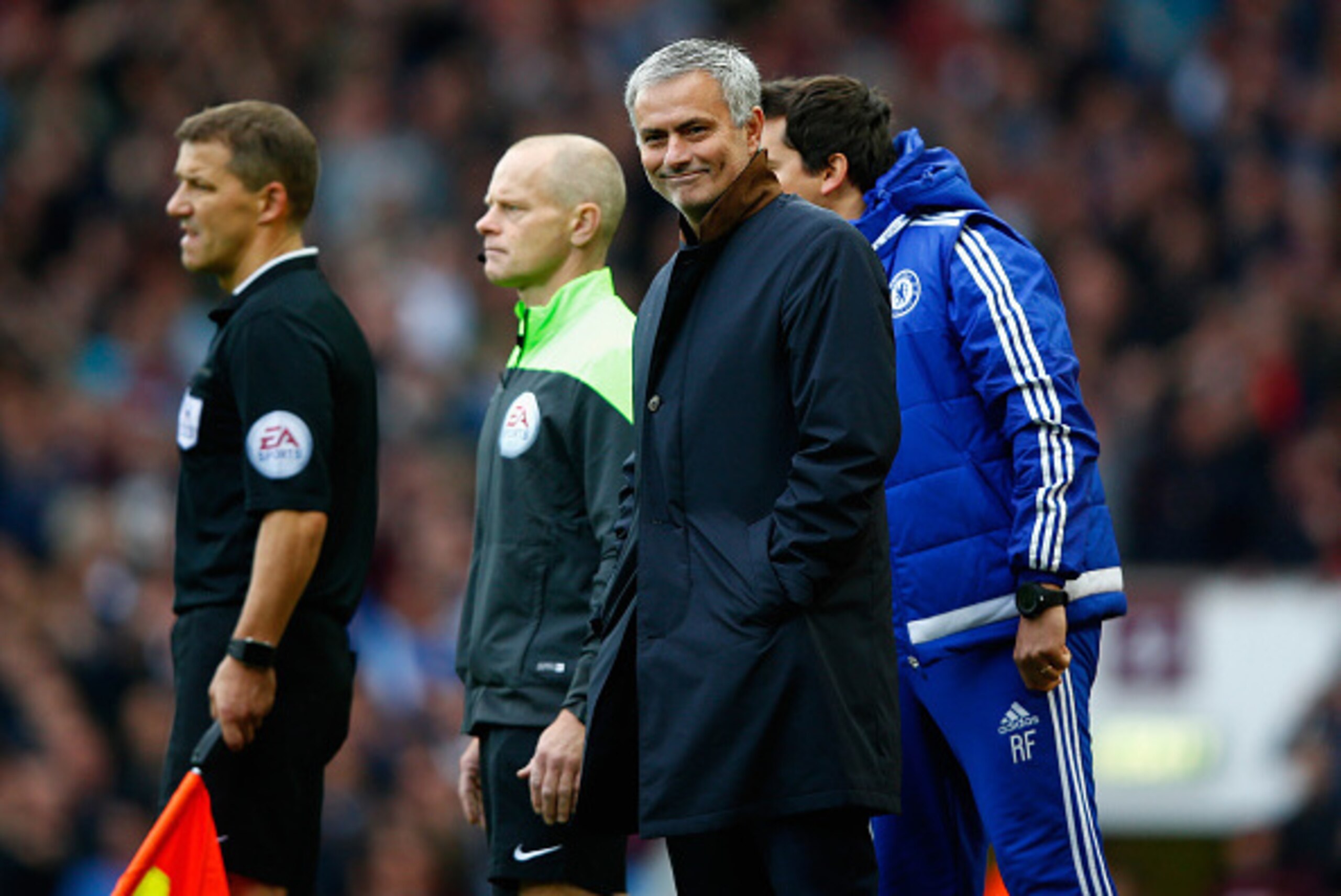 LONDON, ENGLAND - OCTOBER 24: Jose Mourinho Manager of Chelsea looks on during the Barclays Premier League match between West Ham United and Chelsea at Boleyn Ground on October 24, 2015 in London, England.  (Photo by Clive Rose/Getty Images)