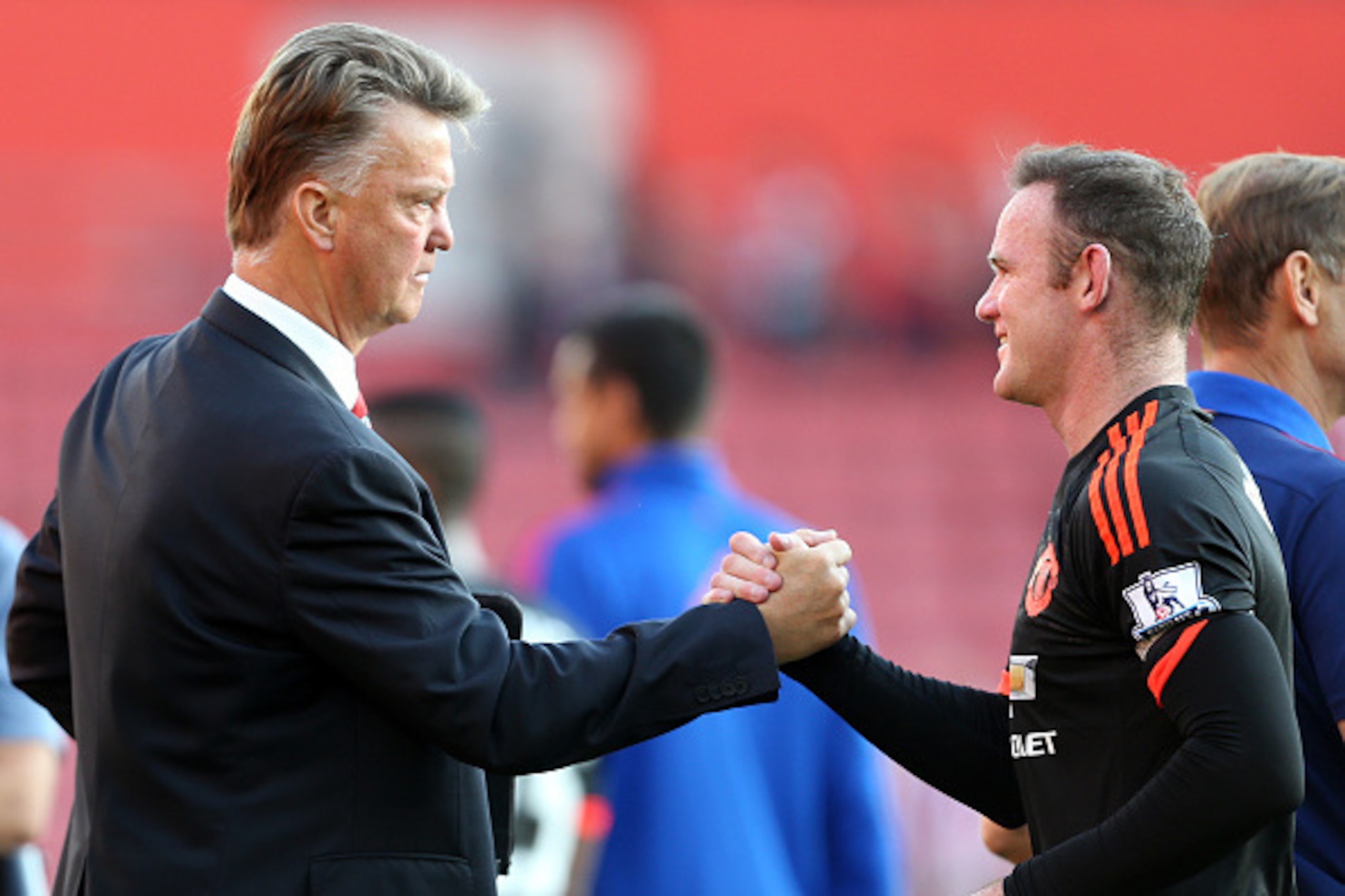 SOUTHAMPTON, ENGLAND - SEPTEMBER 20: Louis van Gaal Manager of Manchester United shakes hands with Wayne Rooney of Manchester United after the Barclays Premier League match at St Mary's stadium between Southampton and Manchester United on September 20, 2 SOUTHAMPTON, ENGLAND - SEPTEMBER 20: Louis van Gaal Manager of Manchester United shakes hands with Wayne Rooney of Manchester United after the Barclays Premier League match at St Mary's stadium between Southampton and Manchester United on September 20, 2