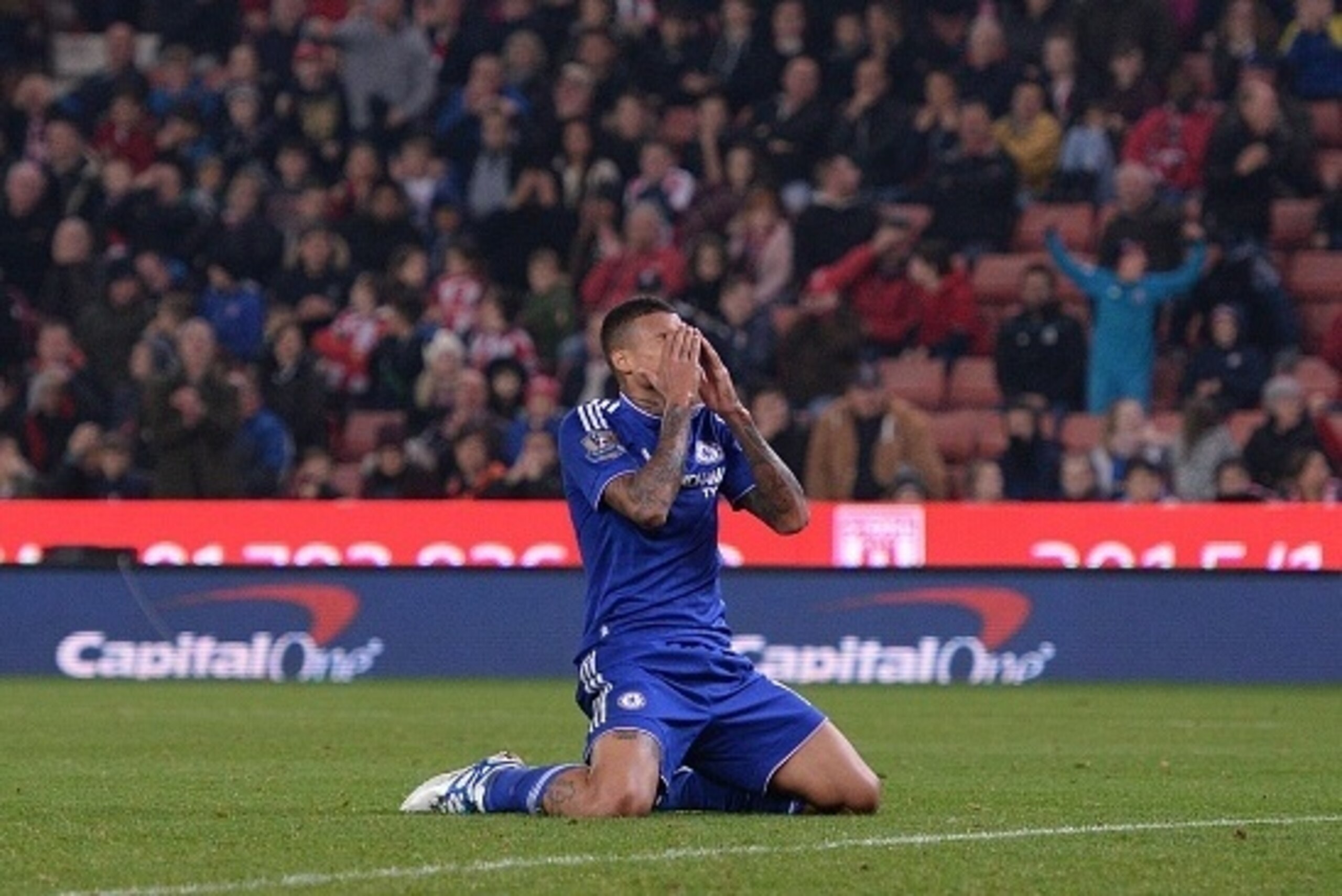 Chelsea's Brazilian striker Kenedy reacts after missing a shot on goal in extra time during the English League Cup fourth round football match between Stoke City and Chelsea at the Britannia Stadium in Stoke-on-Trent, central England on October 27, 2015. 