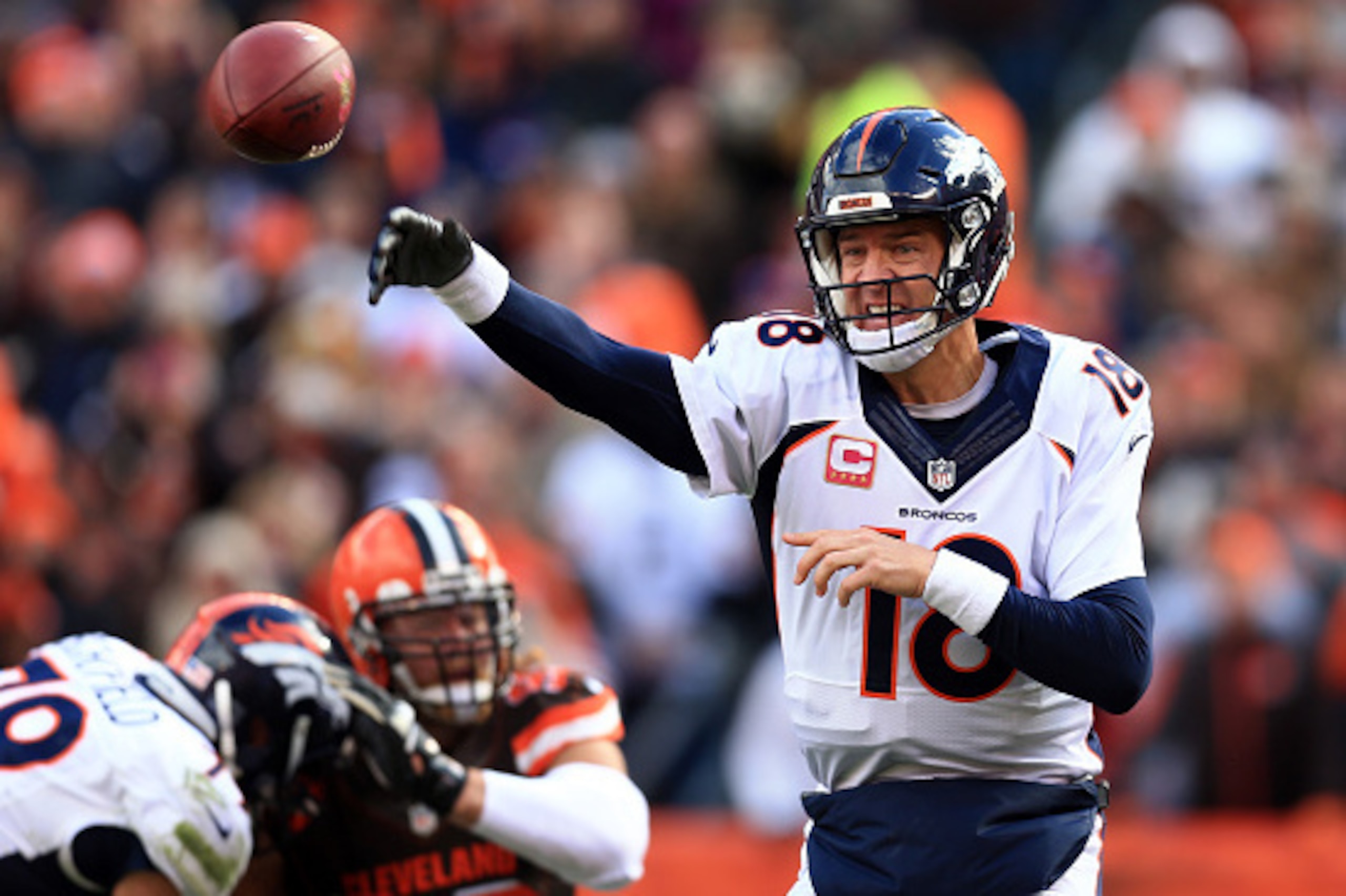 CLEVELAND, OH - OCTOBER 18: quarterback Peyton Manning #18 of the Denver Broncos against the Cleveland Browns at Cleveland Browns Stadium on October 18, 2015 in Cleveland, Ohio. Broncos defeated Browns 26-23.  (Photo by Andrew Weber/Getty Images)