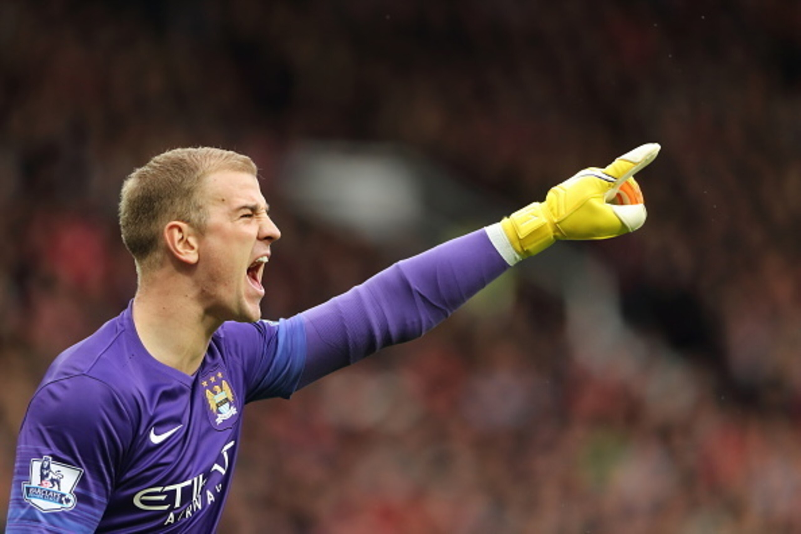MANCHESTER, ENGLAND - OCTOBER 25: Joe Hart of Manchester City during the Barclays Premier League match between Manchester United and Manchester City at Old Trafford on October 25, 2015 in Manchester, England. (Photo by Matthew Ashton - AMA/Getty Images) MANCHESTER, ENGLAND - OCTOBER 25: Joe Hart of Manchester City during the Barclays Premier League match between Manchester United and Manchester City at Old Trafford on October 25, 2015 in Manchester, England. (Photo by Matthew Ashton - AMA/Getty Images)