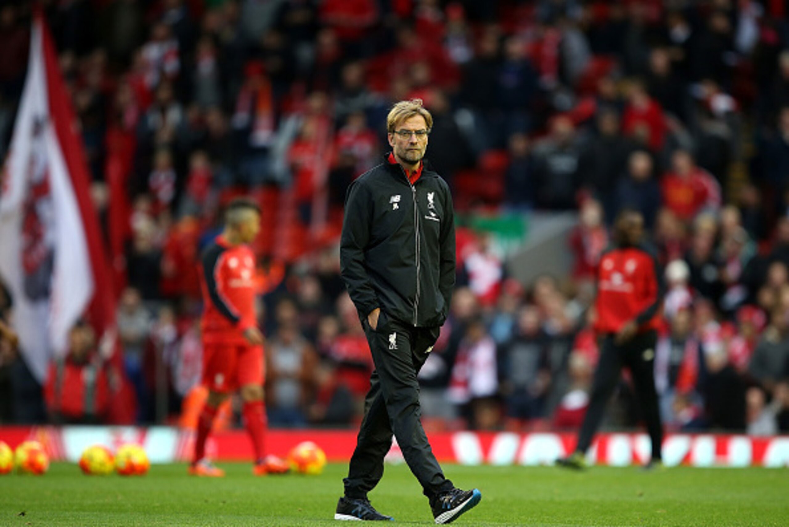 LIVERPOOL, ENGLAND - OCTOBER 25:  Liverpool manager Jurgen Klopp makes his way to the dugout prior to the Barclays Premier League match between Liverpool and Southampton at Anfield on October 25, 2015 in Liverpool, England.  (Photo by Jan Kruger/Getty Ima