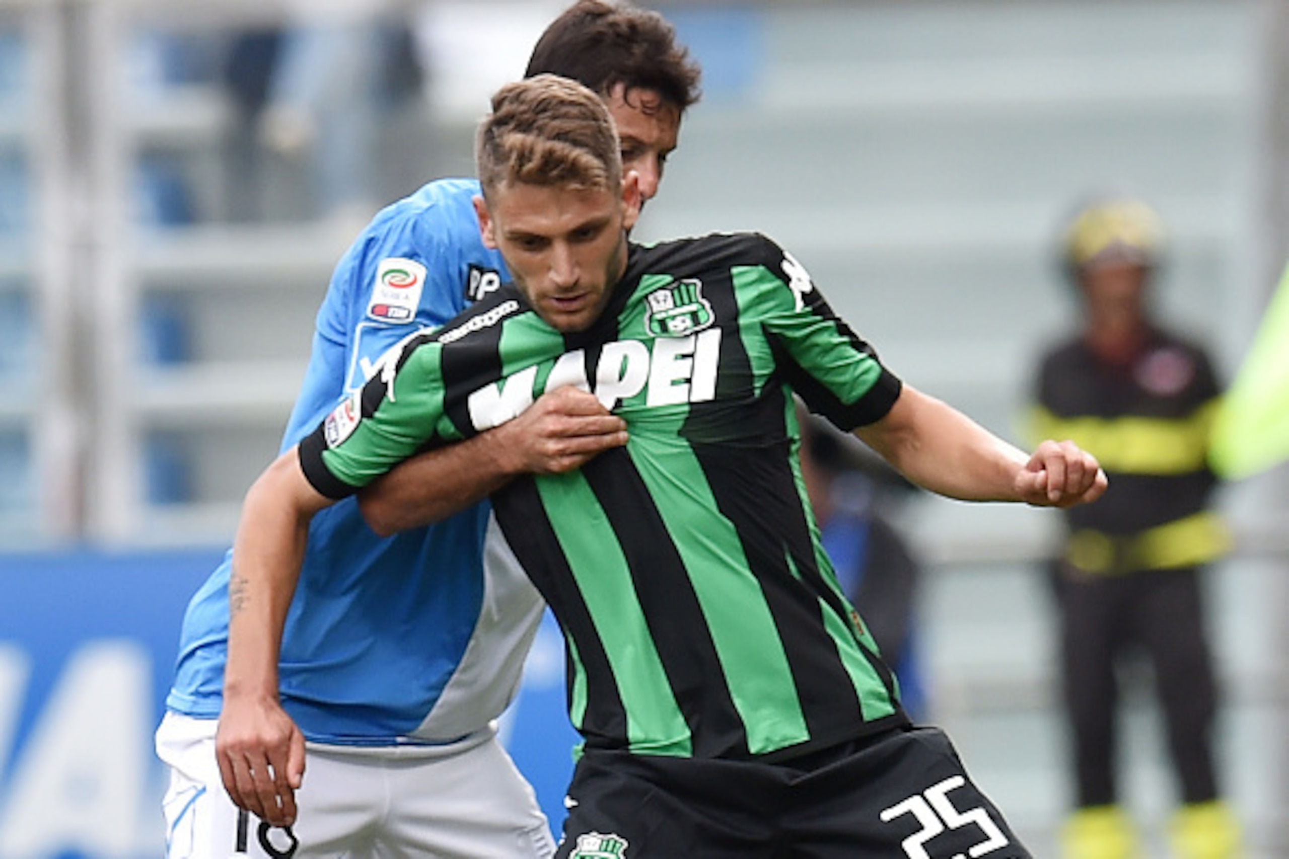 REGGIO NELL'EMILIA, ITALY - SEPTEMBER 27: Massimo Gobbi of Chievo Verona and Domenico Berardi of Sassuolo in action during the Serie A match between US Sassuolo Calcio and AC Chievo Verona at Mapei Stadium - Città del Tricolore on September 27, 2015 in R REGGIO NELL'EMILIA, ITALY - SEPTEMBER 27: Massimo Gobbi of Chievo Verona and Domenico Berardi of Sassuolo in action during the Serie A match between US Sassuolo Calcio and AC Chievo Verona at Mapei Stadium - Città del Tricolore on September 27, 2015 in R