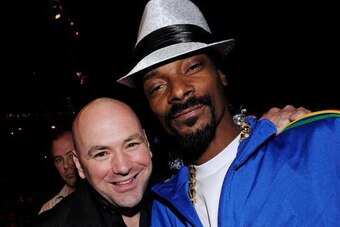 LAS VEGAS - MAY 29:  UFC President Dana White (L) and Snoop Dogg pose at UFC 114: Rampage vs. Evans at the MGM Grand Garden Arena on May 29, 2010 in Las Vegas, Nevada.  (Photo by Jon Kopaloff/Zuffa LLC/Getty Images)