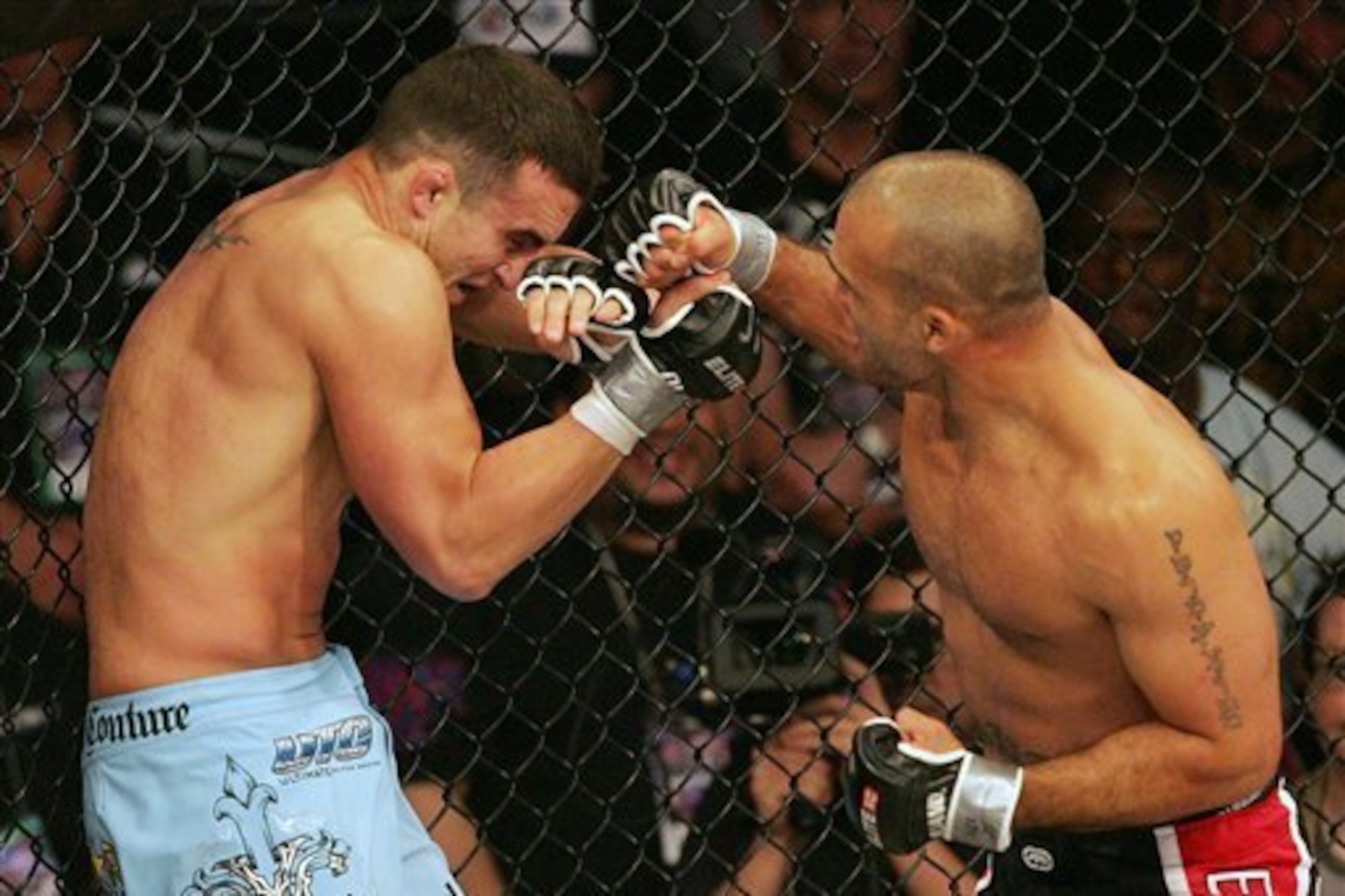 A much younger Lawler fighting Scott Smith in EliteXC.