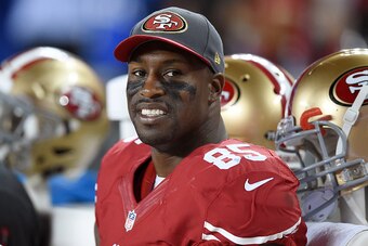 SANTA CLARA, CA - OCTOBER 22:  Vernon Davis #85 of the San Francisco 49ers looks on from the sidelines against the Seattle Seahawks in the fourth quarter of an NFL football game at Levi's Stadium on October 22, 2015 in Santa Clara, California.  (Photo by 