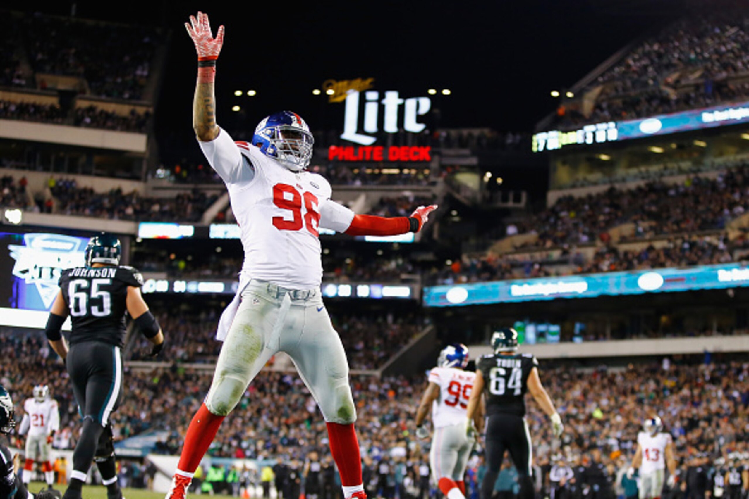 PHILADELPHIA, PA - OCTOBER 19:  Damontre Moore #98 of the New York Giants celebrates a sack against Sam Bradford #7 of the Philadelphia Eagles during their game at Lincoln Financial Field on October 19, 2015 in Philadelphia, Pennsylvania.  (Photo by Al Be