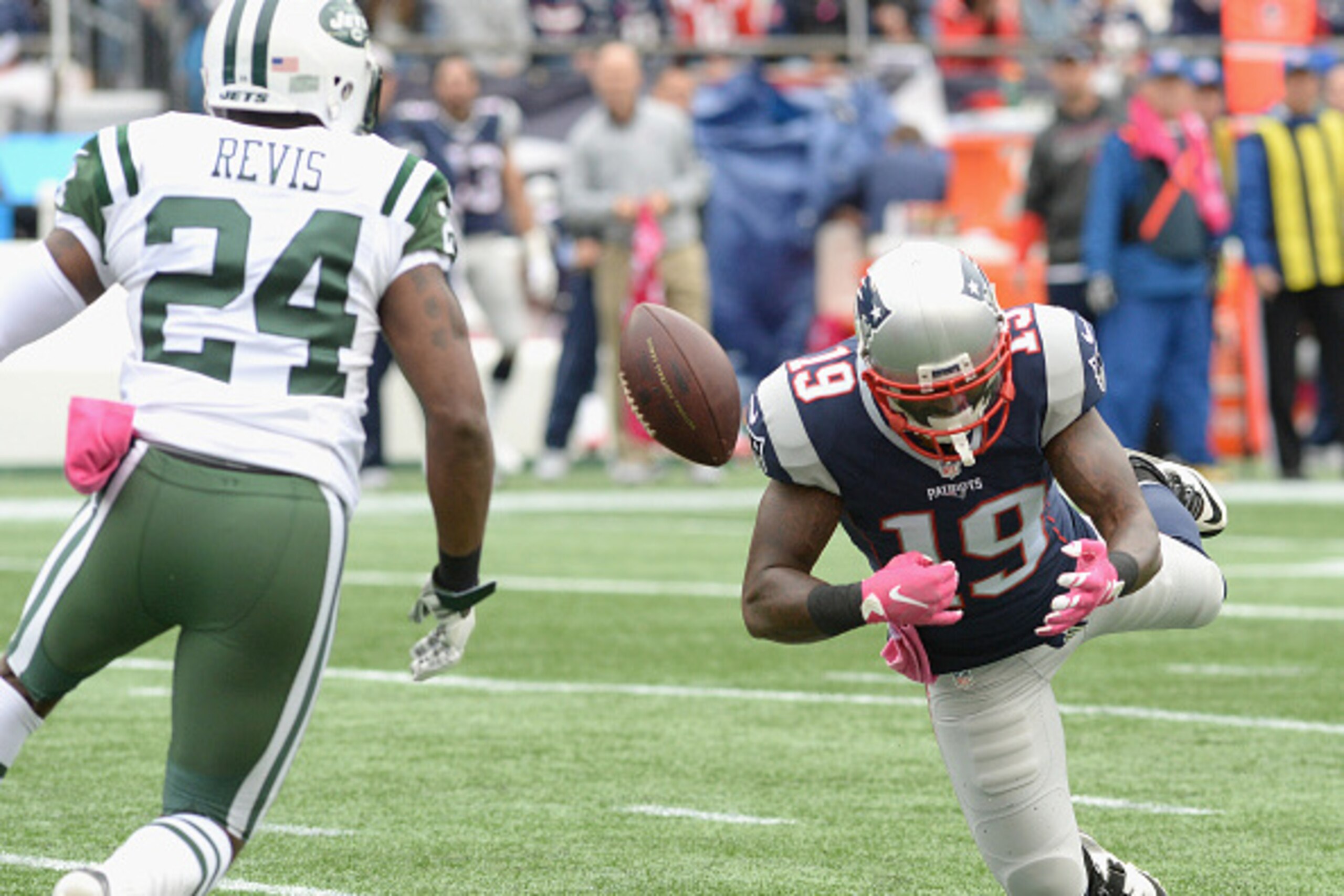 FOXBORO, MA - OCTOBER 25: Brandon LaFell #19 of the New England Patriots drops a pass as Darrelle Revis #24 of the New York Jets defends during the second quarter at Gillette Stadium on October 25, 2015 in Foxboro, Massachusetts. (Photo by Darren McColl FOXBORO, MA - OCTOBER 25: Brandon LaFell #19 of the New England Patriots drops a pass as Darrelle Revis #24 of the New York Jets defends during the second quarter at Gillette Stadium on October 25, 2015 in Foxboro, Massachusetts. (Photo by Darren McColl