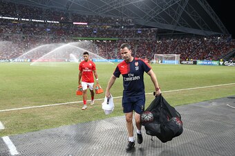 SINGAPORE - JULY 18:  Shad Forsythe, Arsenal's head of athletic performance enhancement is seen before the Barclays Asia Trophy match between Arsenal and Everton at the National Stadium on July 18, 2015 in Singapore.  (Photo by Lionel Ng/Getty Images)