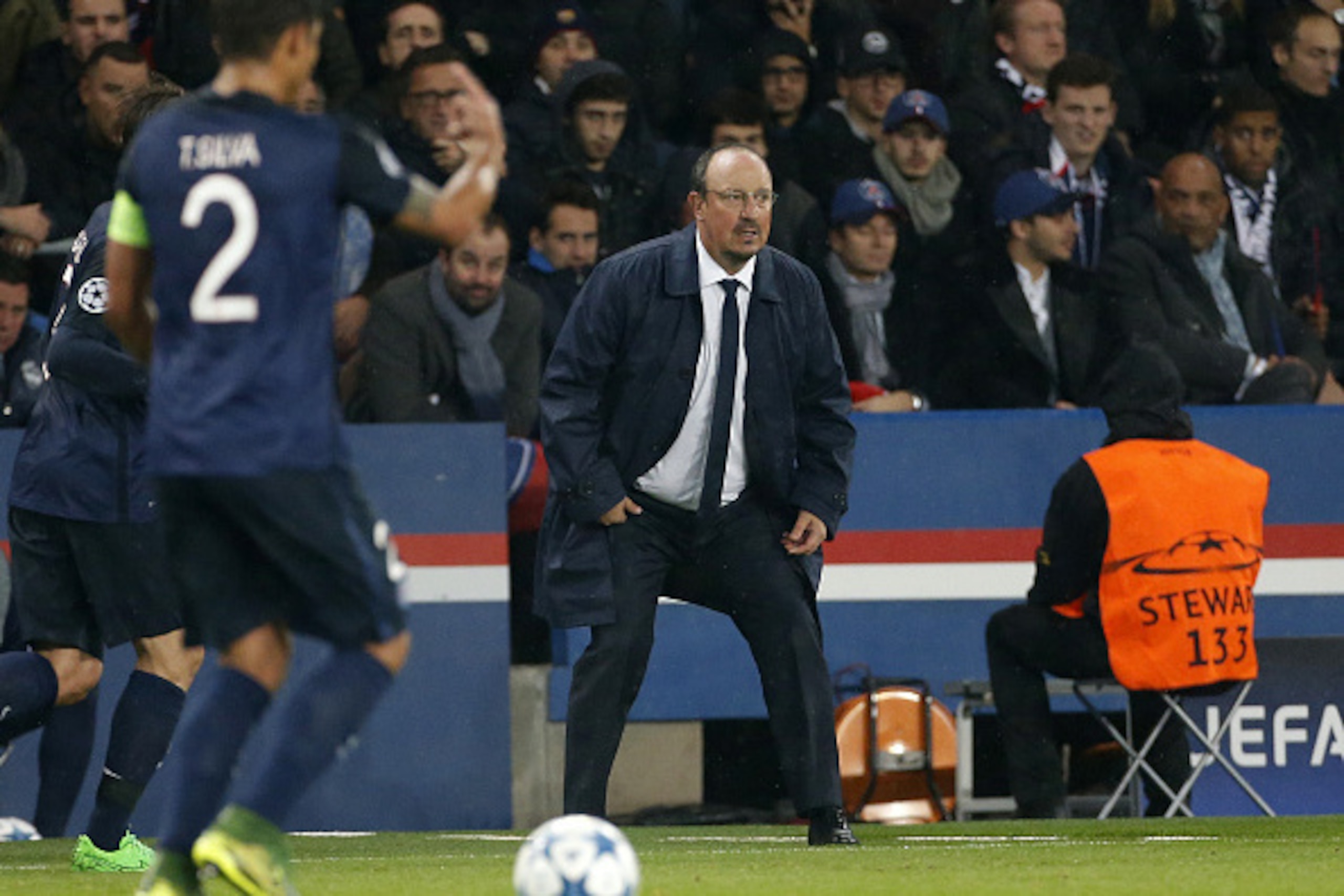 PARIS, FRANCE - OCTOBER 21: Coach of Real Madrid Rafael Benitez reacts during the UEFA Champions League match between Paris Saint-Germain (PSG) and Real Madrid at Parc des Princes stadium on October 21, 2015 in Paris, France. (Photo by Jean Catuffe/Getty 