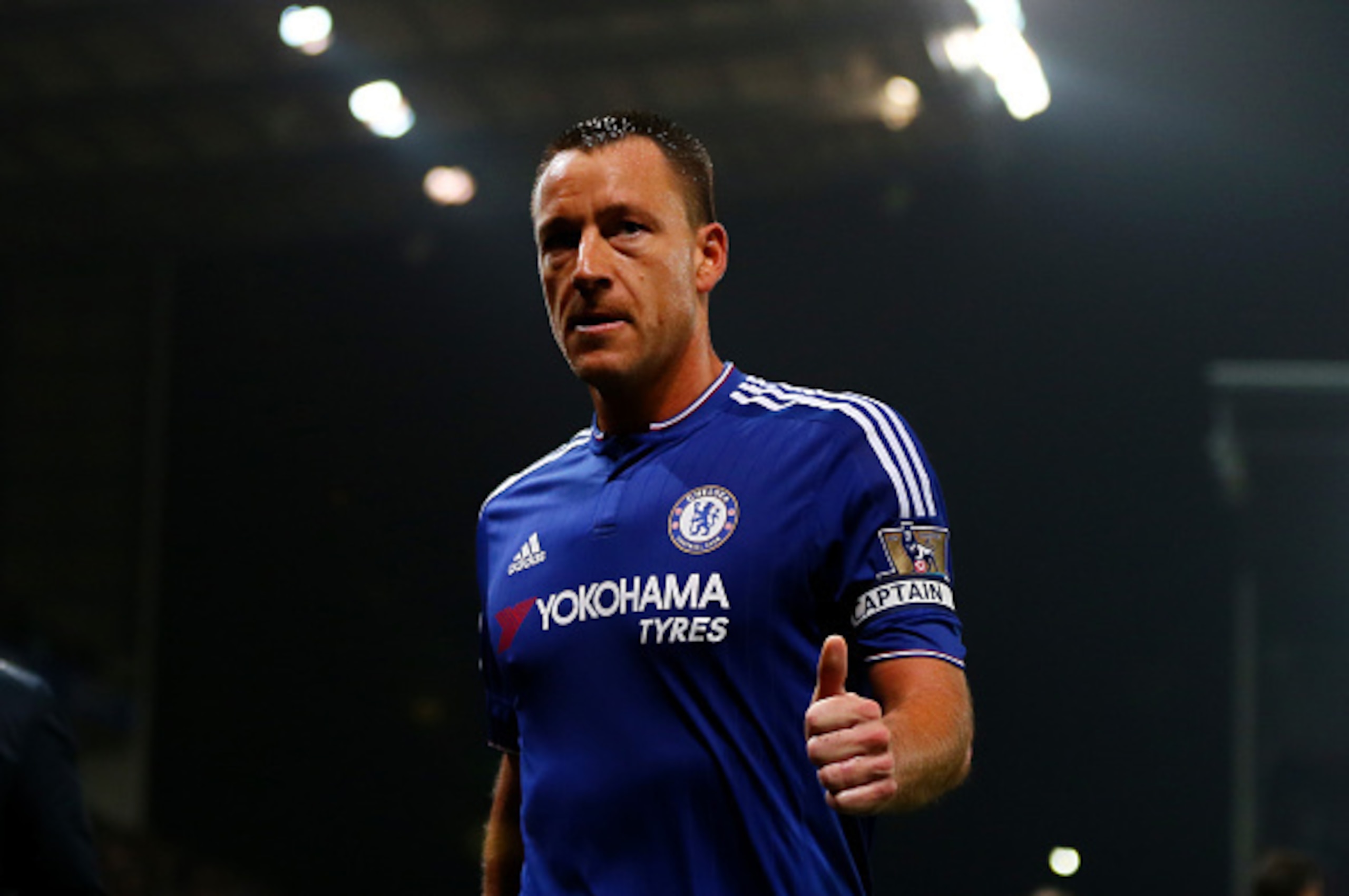 STOKE ON TRENT, ENGLAND - OCTOBER 27:  A thumbs up from John Terry of Chelsea during the Capital One Cup Fourth Round match between Stoke City and Chelsea at Britannia Stadium on October 27, 2015 in Stoke on Trent, England.  (Photo by Catherine Ivill - AM