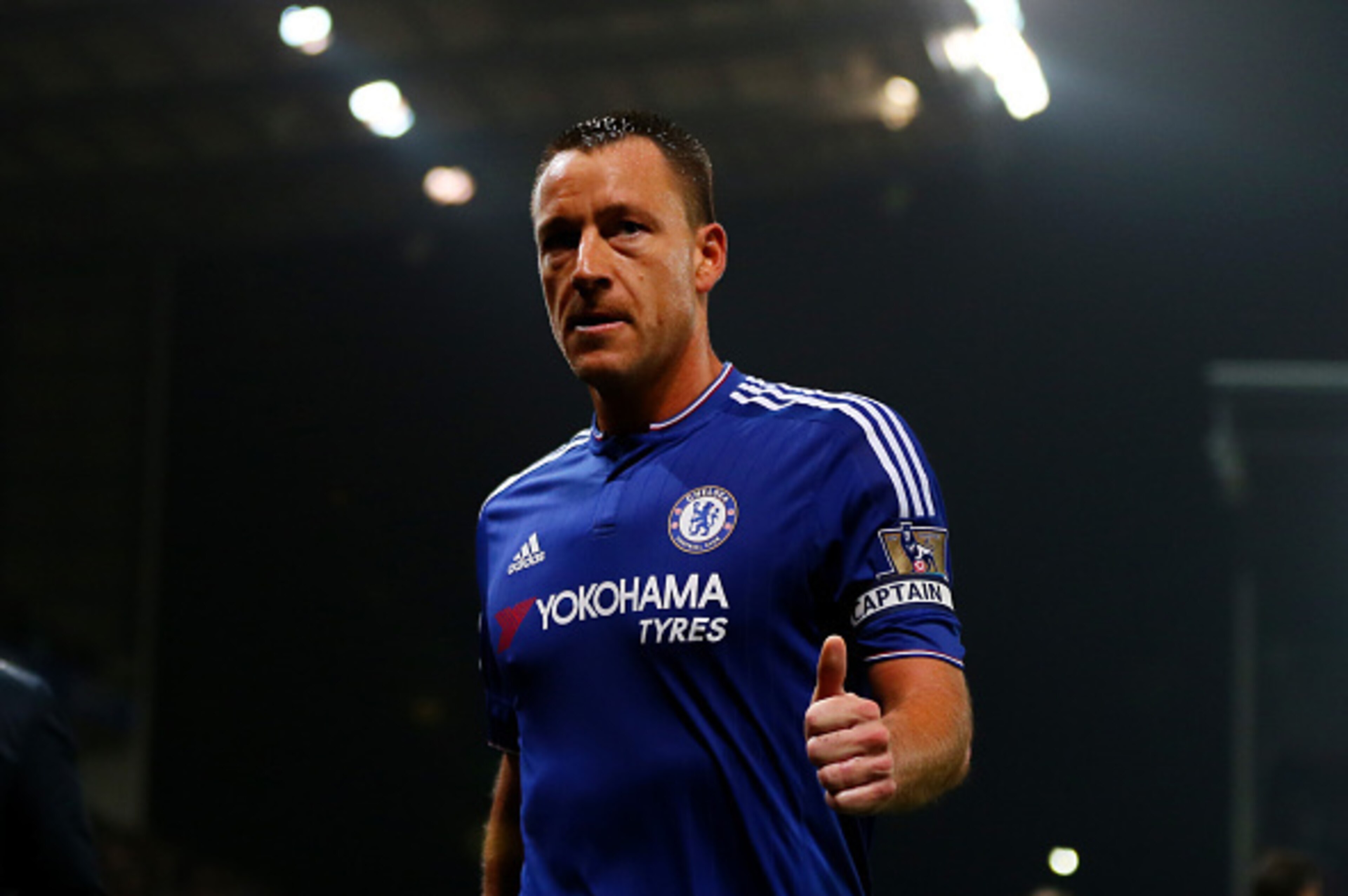STOKE ON TRENT, ENGLAND - OCTOBER 27: A thumbs up from John Terry of Chelsea during the Capital One Cup Fourth Round match between Stoke City and Chelsea at Britannia Stadium on October 27, 2015 in Stoke on Trent, England. (Photo by Catherine Ivill - AM STOKE ON TRENT, ENGLAND - OCTOBER 27: A thumbs up from John Terry of Chelsea during the Capital One Cup Fourth Round match between Stoke City and Chelsea at Britannia Stadium on October 27, 2015 in Stoke on Trent, England. (Photo by Catherine Ivill - AM