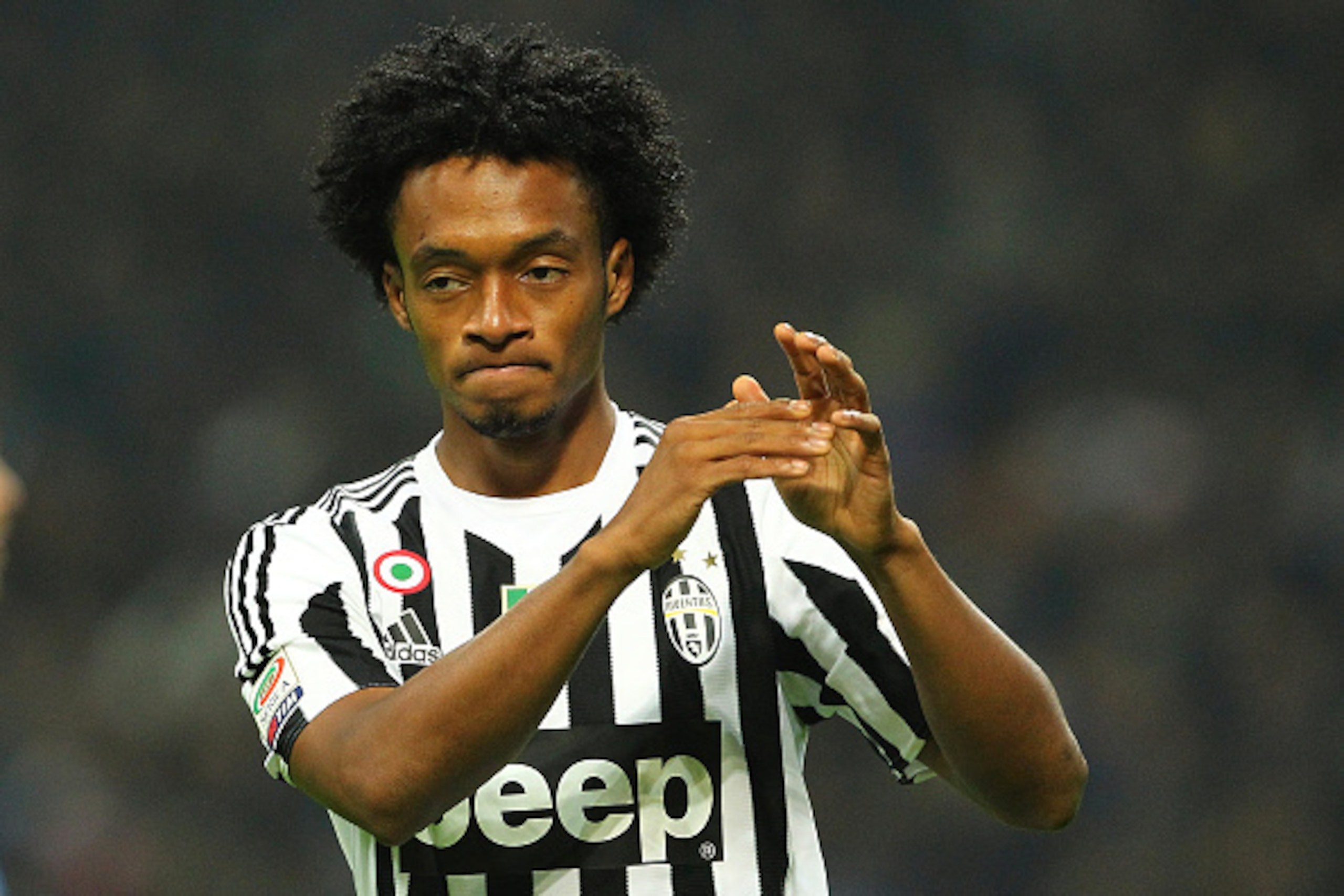 MILAN, ITALY - OCTOBER 18:  Juan Cuadrado of Juventus FC gestures during the Serie A match between FC Internazionale Milano and Juventus FC at Stadio Giuseppe Meazza on October 18, 2015 in Milan, Italy.  (Photo by Marco Luzzani/Getty Images)