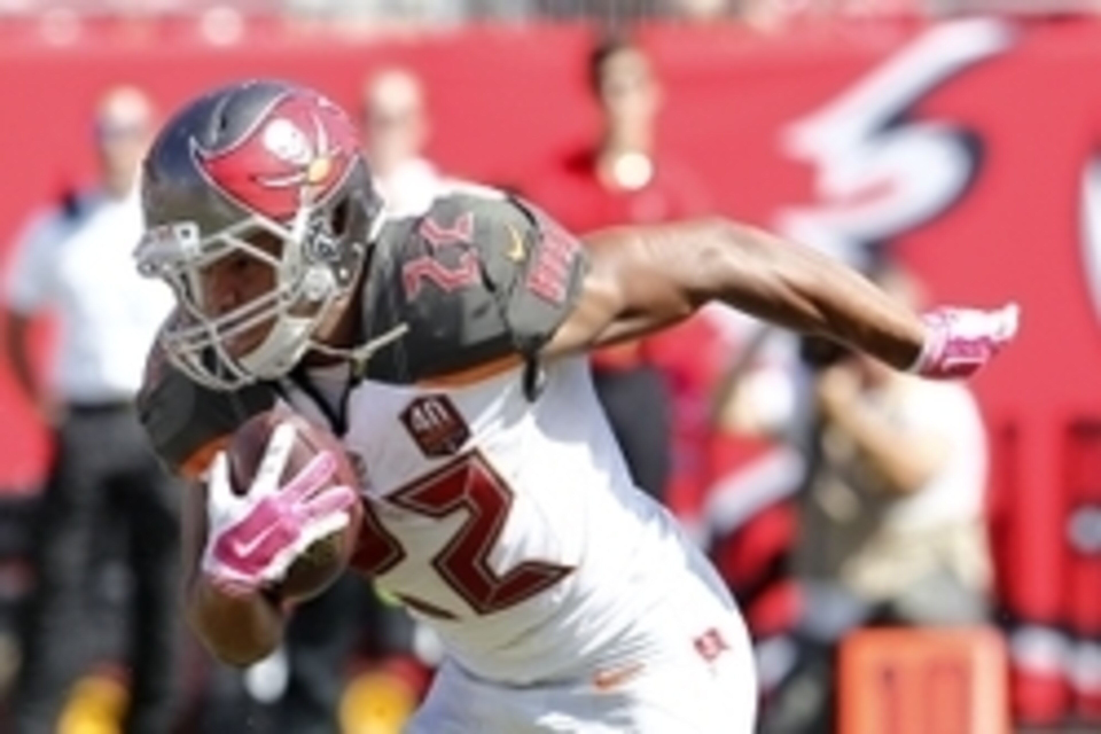 Oct 11, 2015; Tampa, FL, USA; Tampa Bay Buccaneers running back Doug Martin (22) runs for a first down during the second half of an NFL football game Jacksonville Jaguars at Raymond James Stadium. Tampa won 38-31. Mandatory Credit: Reinhold Matay-USA TODA Oct 11, 2015; Tampa, FL, USA; Tampa Bay Buccaneers running back Doug Martin (22) runs for a first down during the second half of an NFL football game Jacksonville Jaguars at Raymond James Stadium. Tampa won 38-31. Mandatory Credit: Reinhold Matay-USA TODA