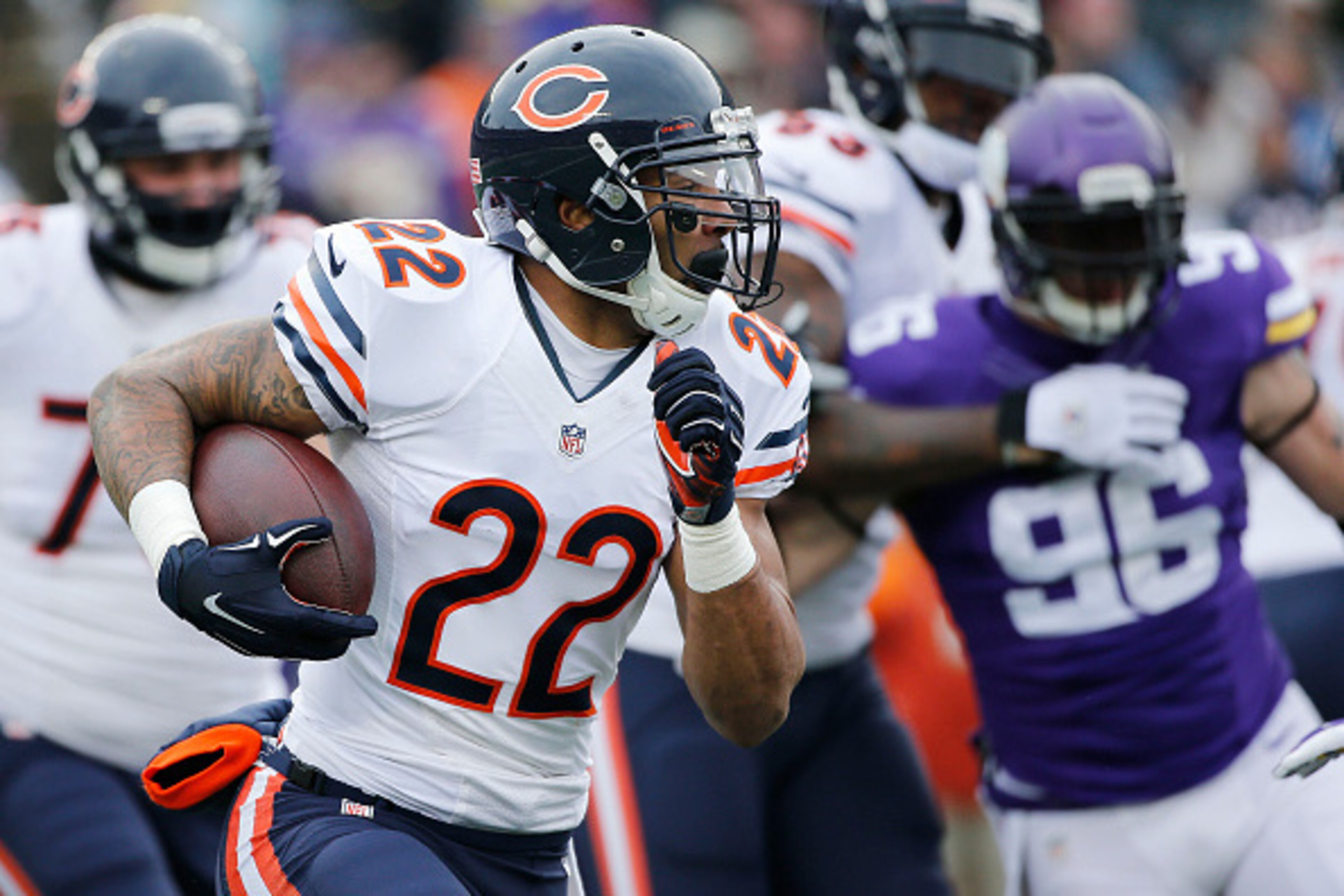 MINNEAPOLIS - DECEMBER 28: Matt Forte #22 of the Chicago Bears carries the ball during an NFL game against the Minnesota Vikings at TCF Stadium, on December 28, 2014 in Minneapolis, Minnesota. (Photo by Tom Dahlin/Getty Images)