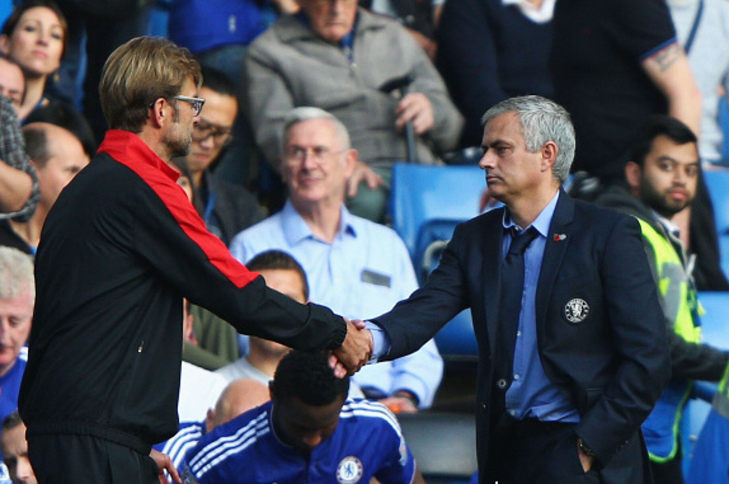LONDON, ENGLAND - OCTOBER 31: Jurgen Klopp, manager of Liverpool and Jose Mourinho Manager of Chelsea shake hands after the Barclays Premier League match between Chelsea and Liverpool at Stamford Bridge on October 31, 2015 in London, England. (Photo by I LONDON, ENGLAND - OCTOBER 31: Jurgen Klopp, manager of Liverpool and Jose Mourinho Manager of Chelsea shake hands after the Barclays Premier League match between Chelsea and Liverpool at Stamford Bridge on October 31, 2015 in London, England. (Photo by I