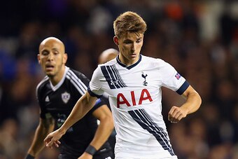 LONDON, ENGLAND - SEPTEMBER 17: Tom Carroll of Tottenham Hotspur in action during the UEFA Europa League match between Tottenham Hotspur FC and Qarabag FK on September 17, 2015 in London, United Kingdom.  (Photo by Bryn Lennon/Getty Images)