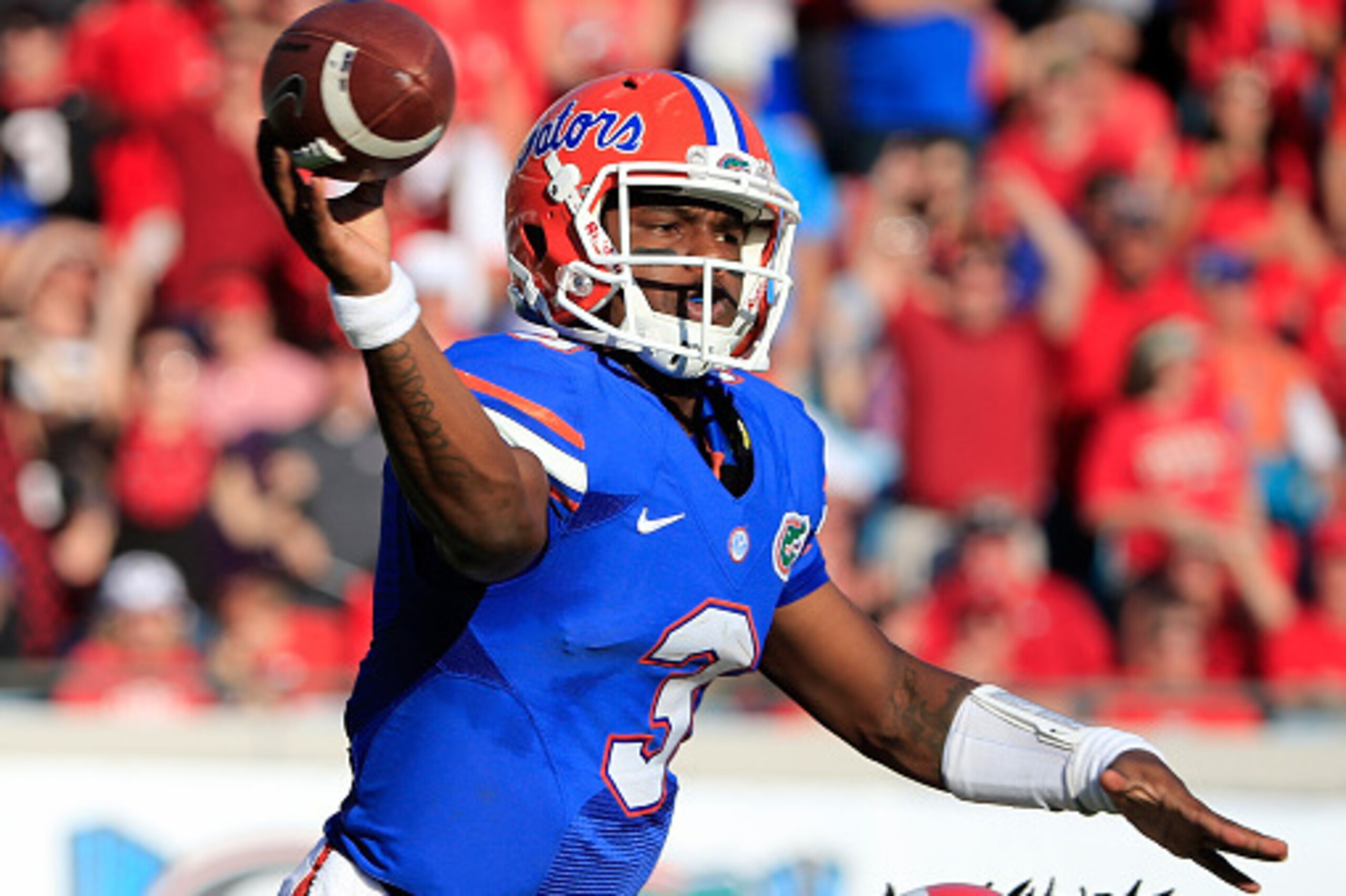 JACKSONVILLE, FL - OCTOBER 31:  Treon Harris #3 of the Florida Gators attempts a pass during the game against the Georgia Bulldogs at EverBank Field on October 31, 2015 in Jacksonville, Florida.  (Photo by Sam Greenwood/Getty Images)