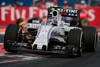 Martini Williams Racing Finnish driver Valtteri Bottas competes during the Formula 1 Grand Prix at the Autodromo Hermanos Rodriguez in Mexico City, on November 1, 2015. AFP PHOTO / ALFREDO ESTRELLA        (Photo credit should read ALFREDO ESTRELLA/AFP/Get