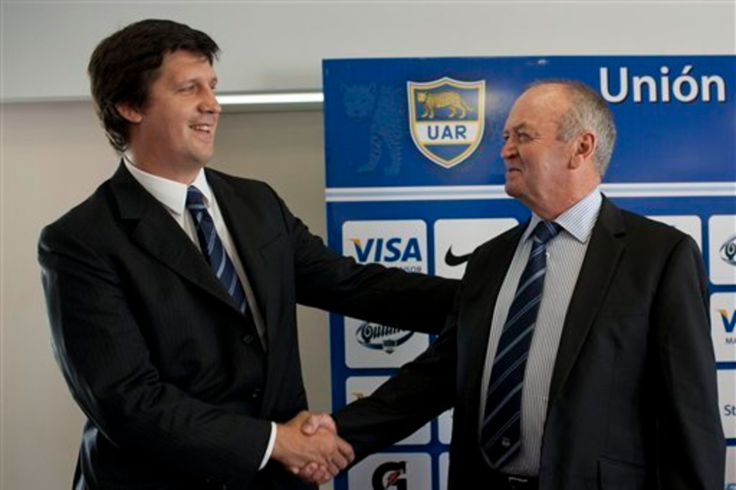 Graham Henry (right) passed on his wisdom to the Pumas